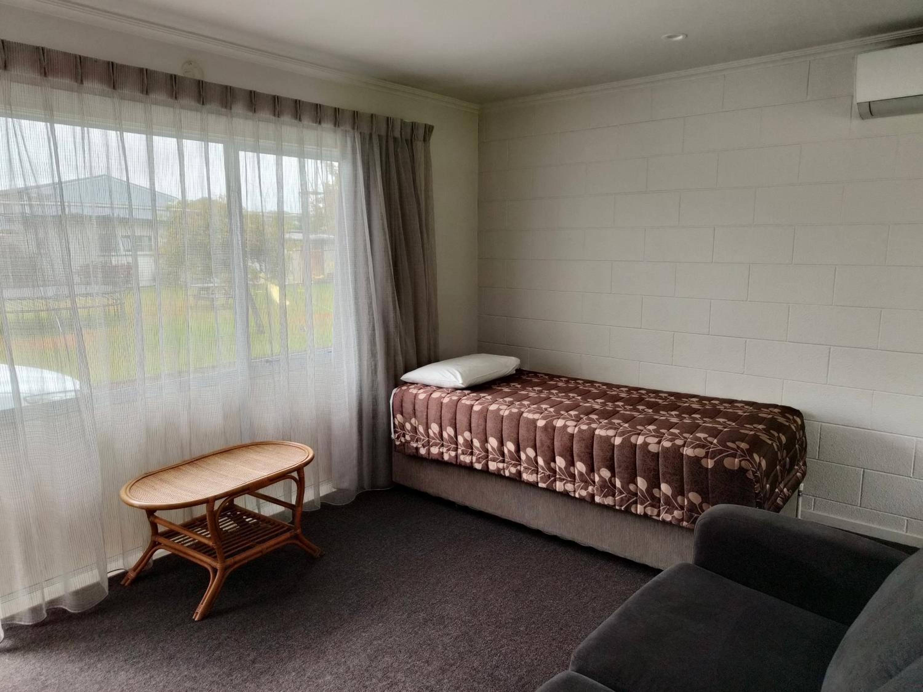1 Bedroom Apartment - Photo 8