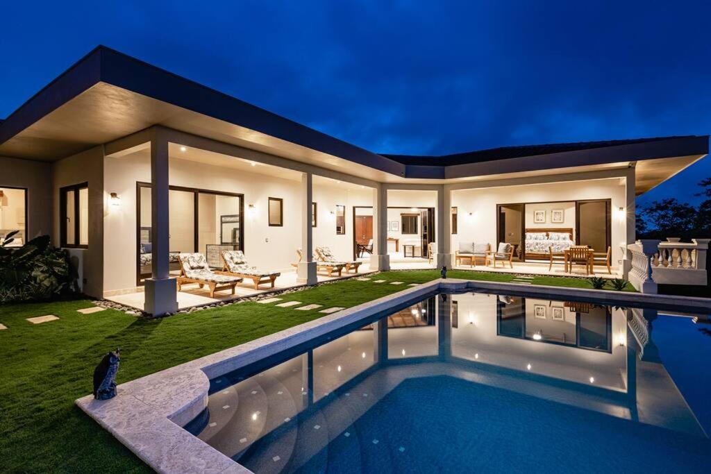 Villa photo 3