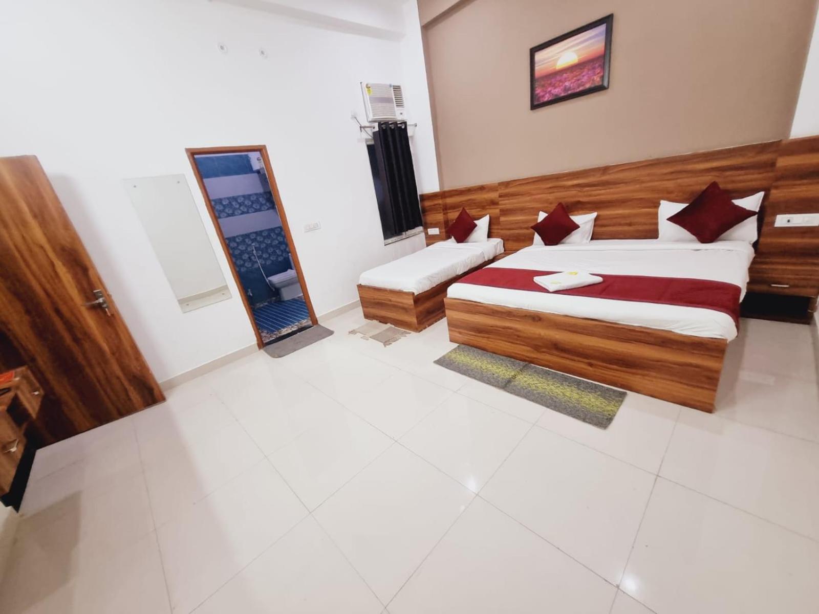 Double Room With Private Bathroom photo 3