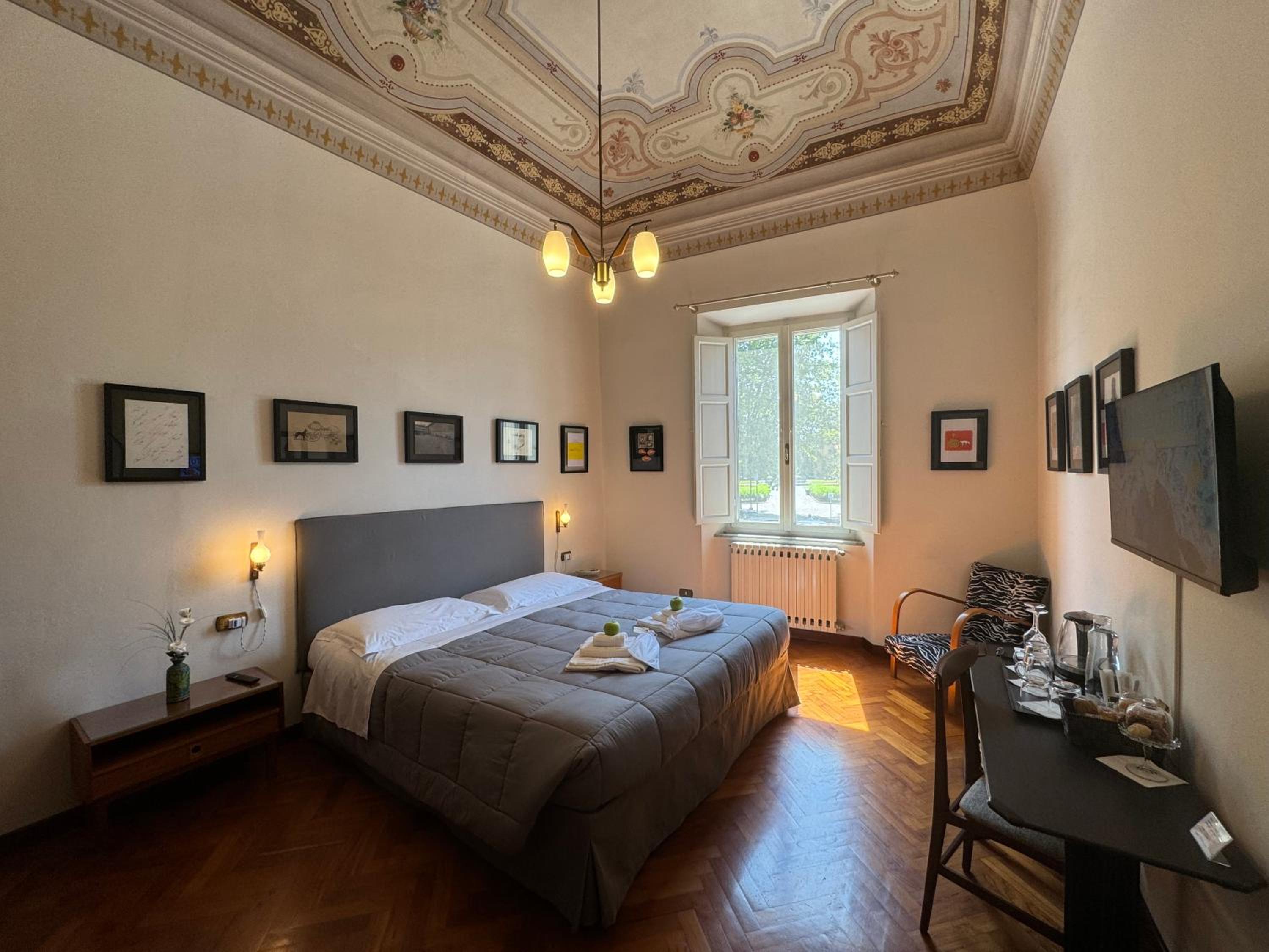 Standard King Room with Private Bathroom