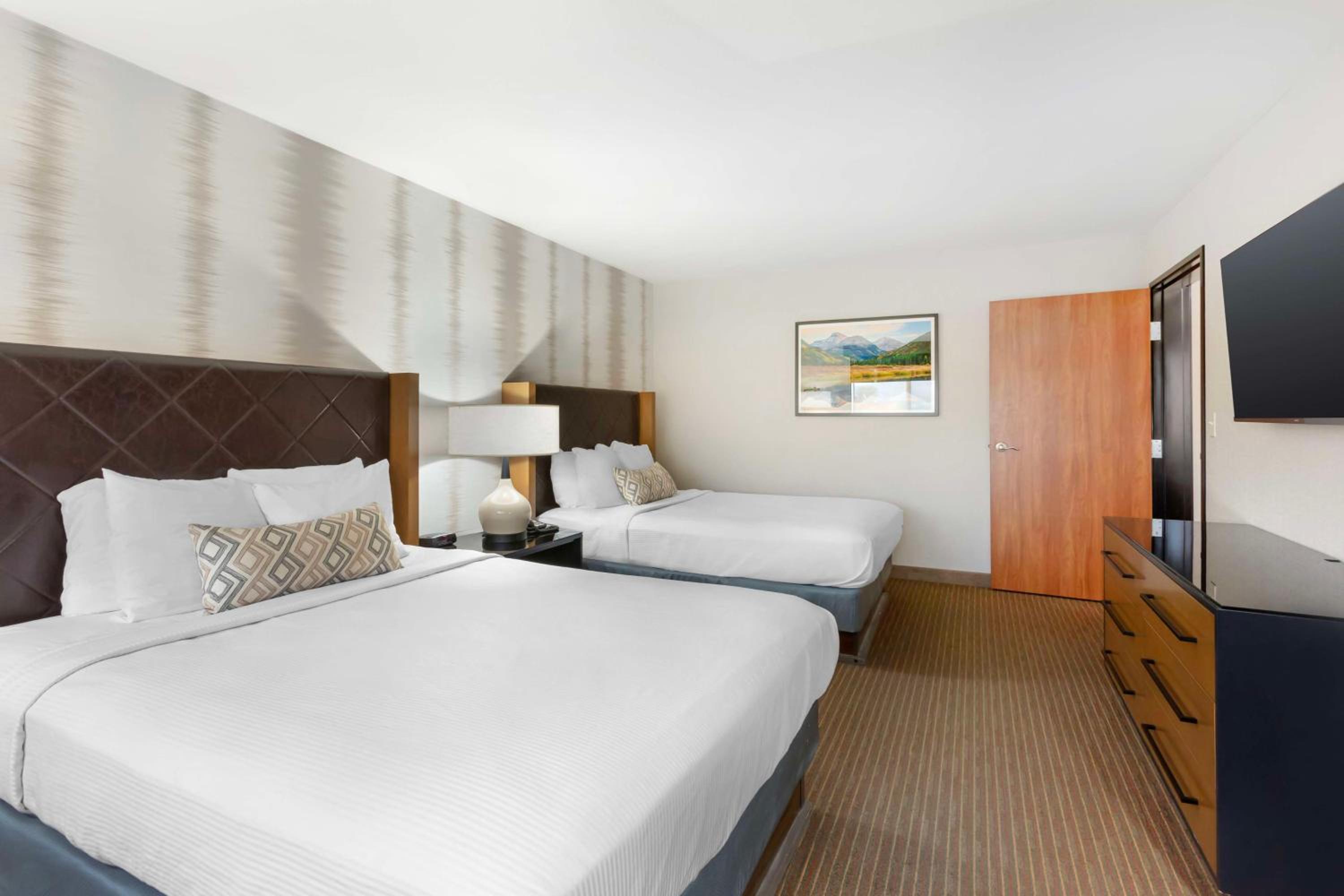 Two Queen Suite - Photo 1