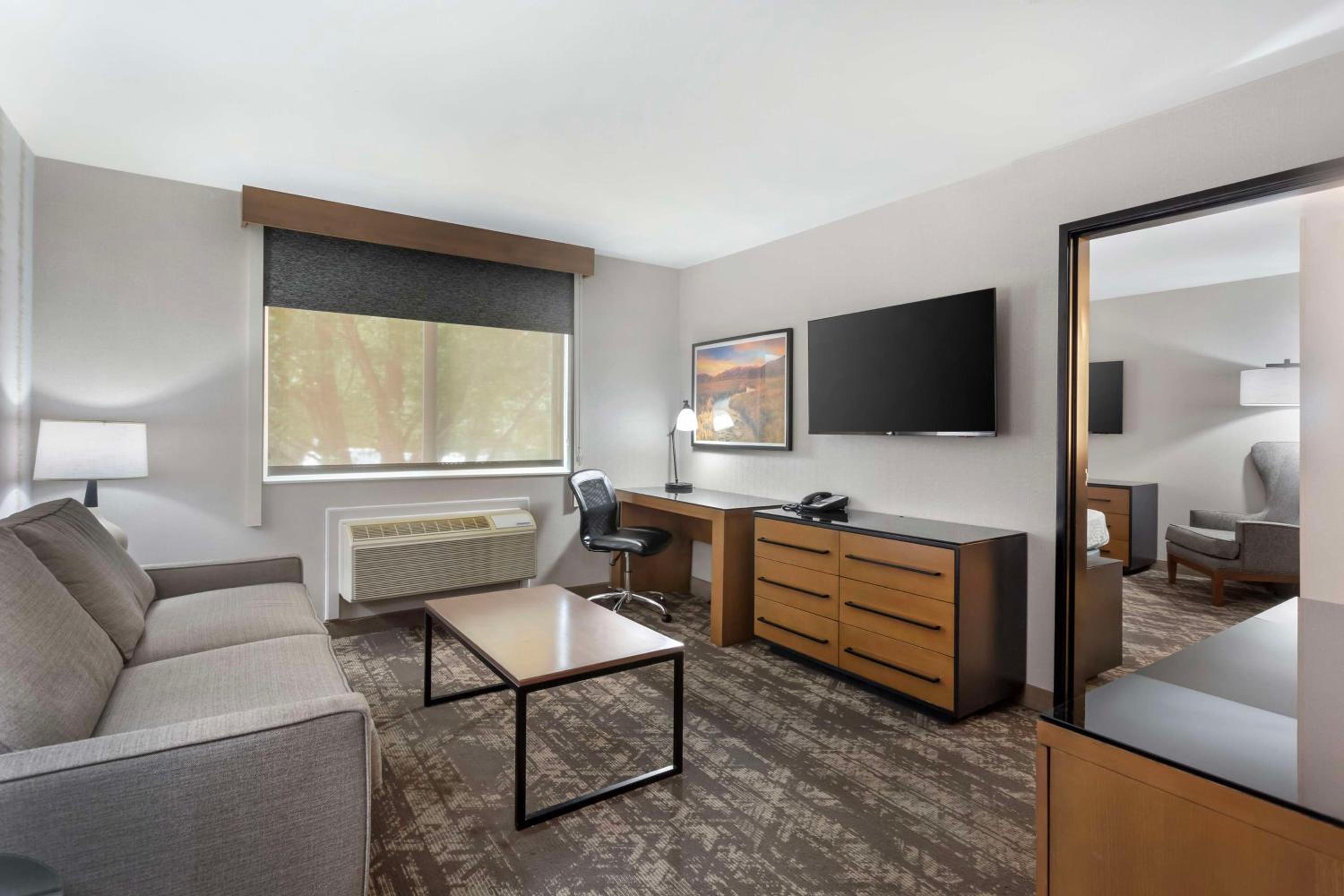 Two Queen Suite - Photo 5