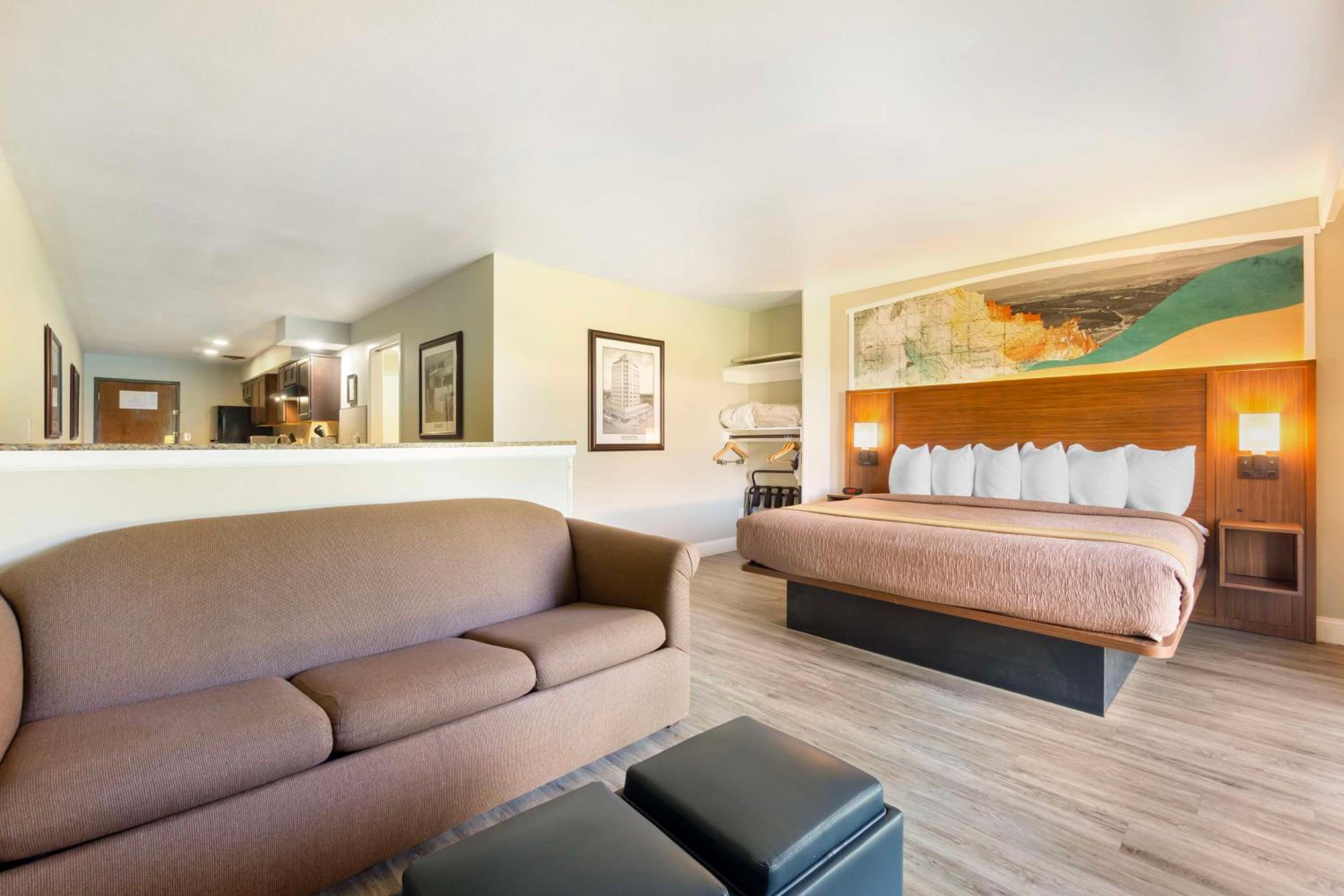 King Suite with Roll-In Shower, Sofa Bed and Full Kitchen - Disability/Poolside/Non-Smoking