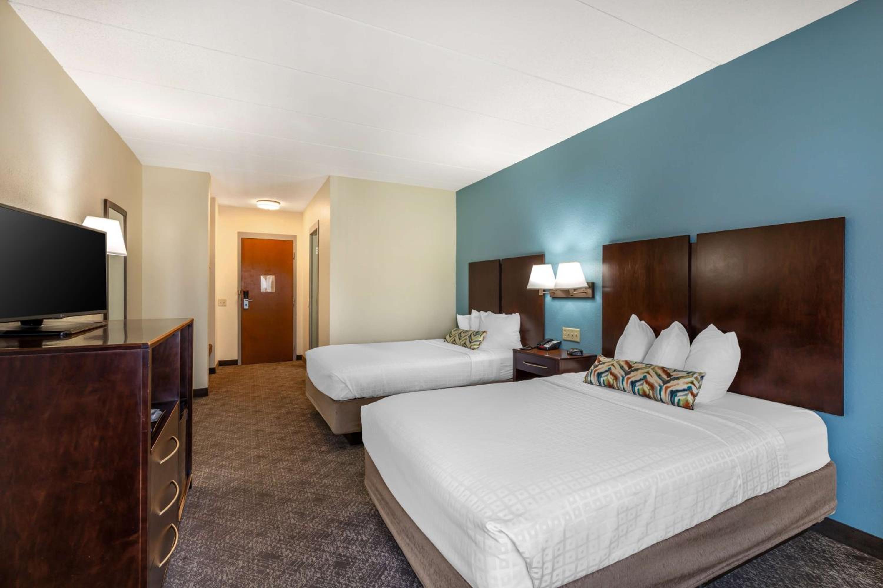 Quadruple Room with Two Double Beds - Non-Smoking - Photo 5
