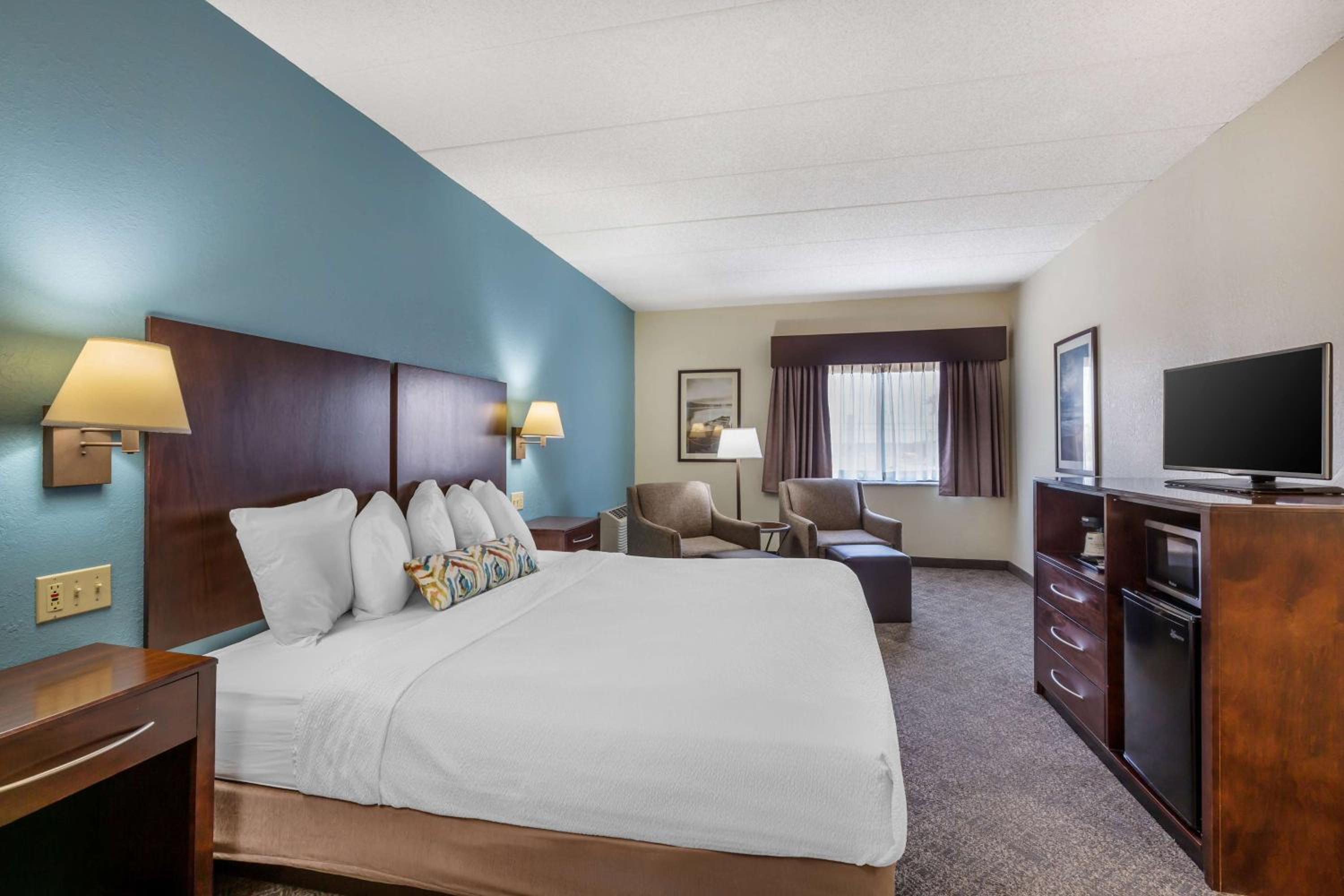 King Room - Non-Smoking - Photo 1