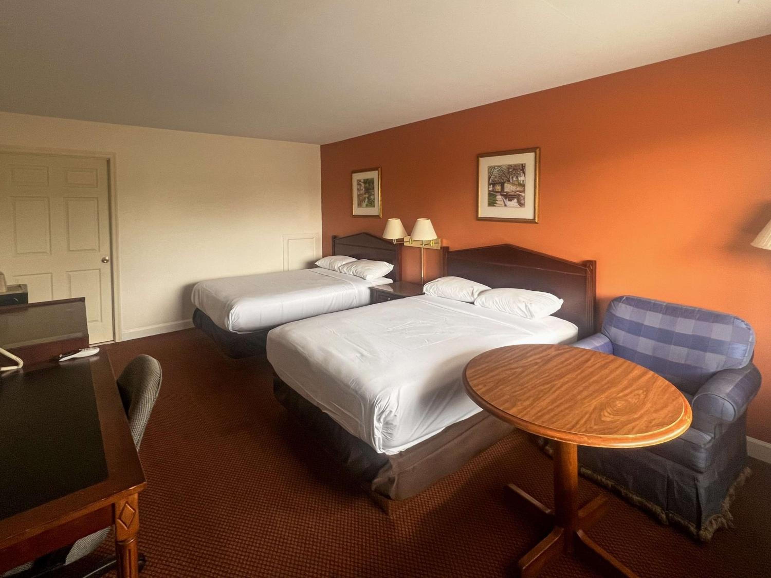 Quadruple Room - Disability Access - Non-Smoking photo 3