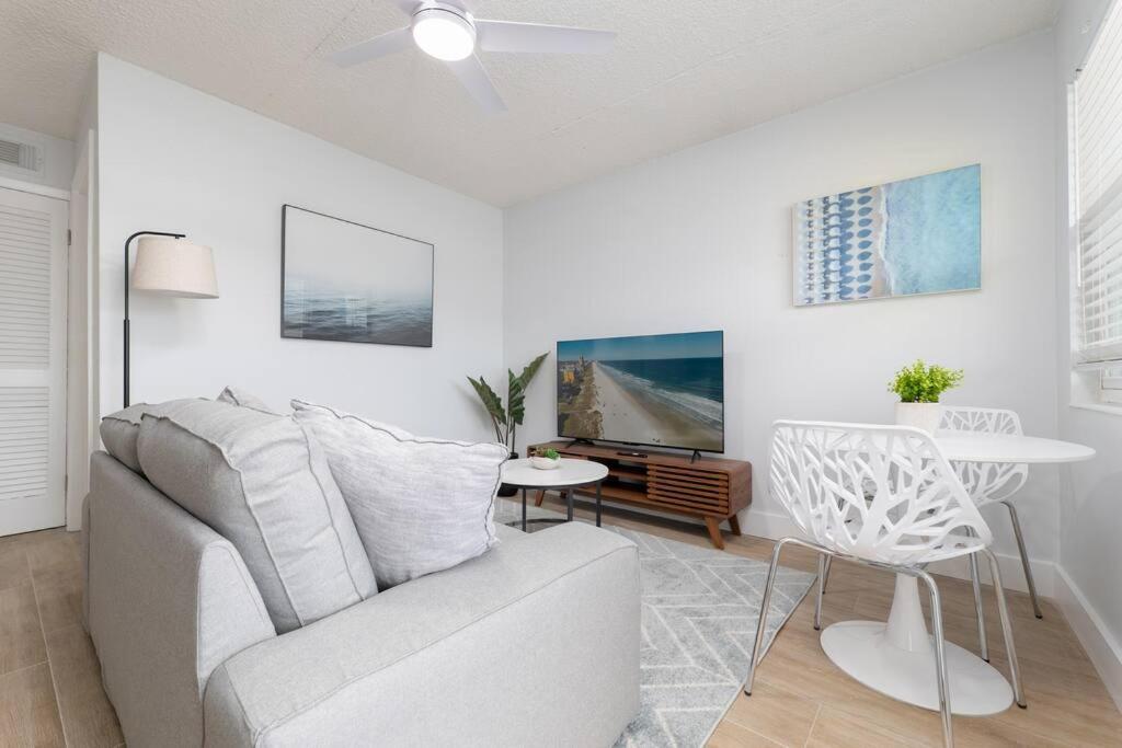 One-Bedroom Apartment - Non-Smoking photo 1