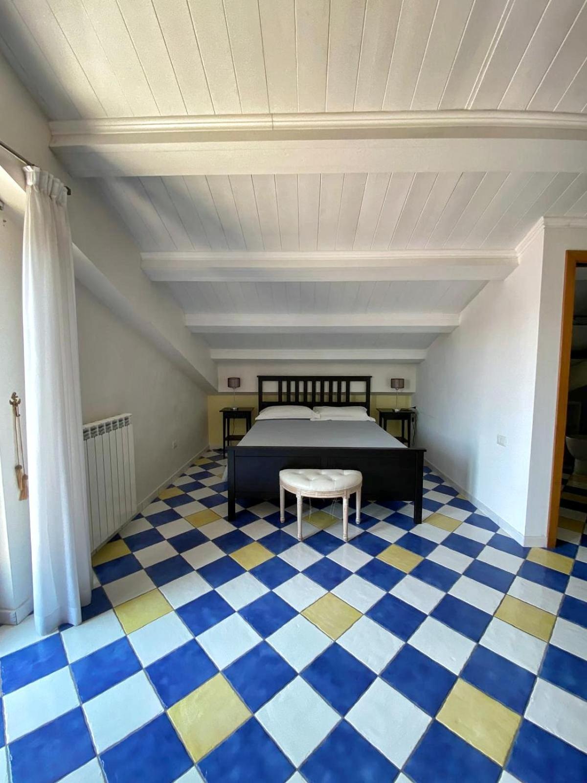 Suite with Terrace - Photo 7