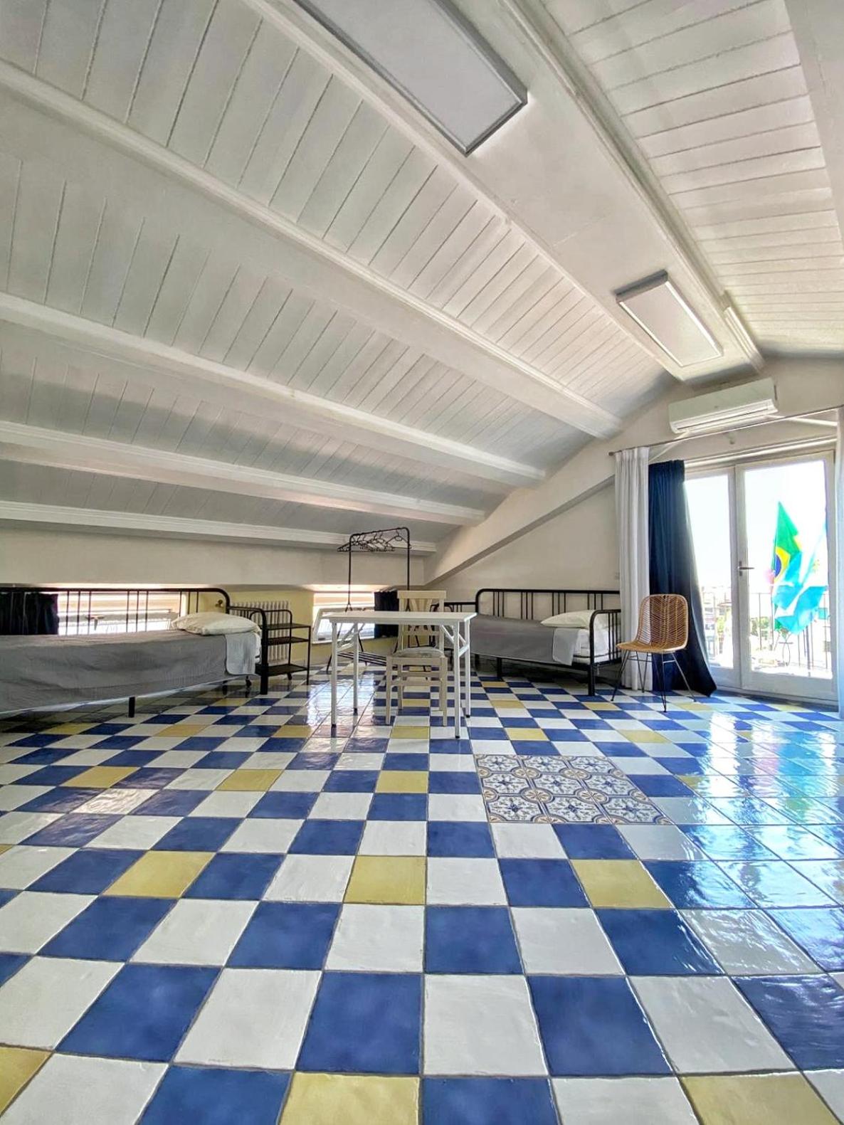 Suite with Terrace - Photo 9