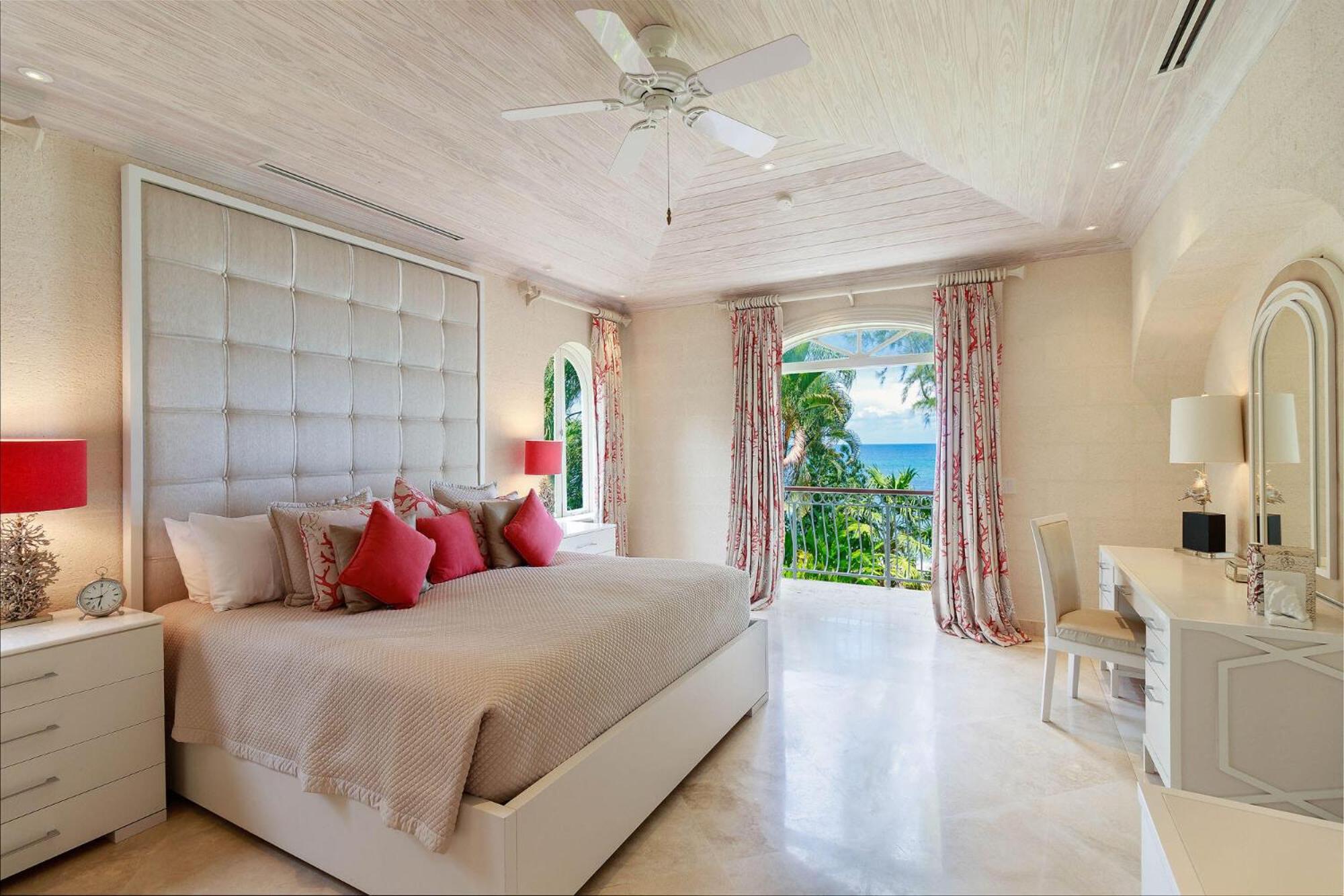 Villa photo 1