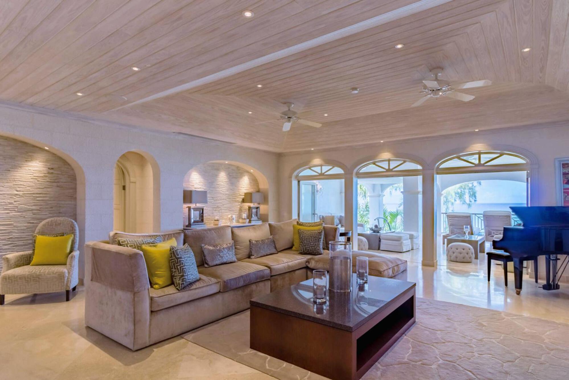 Villa photo 2