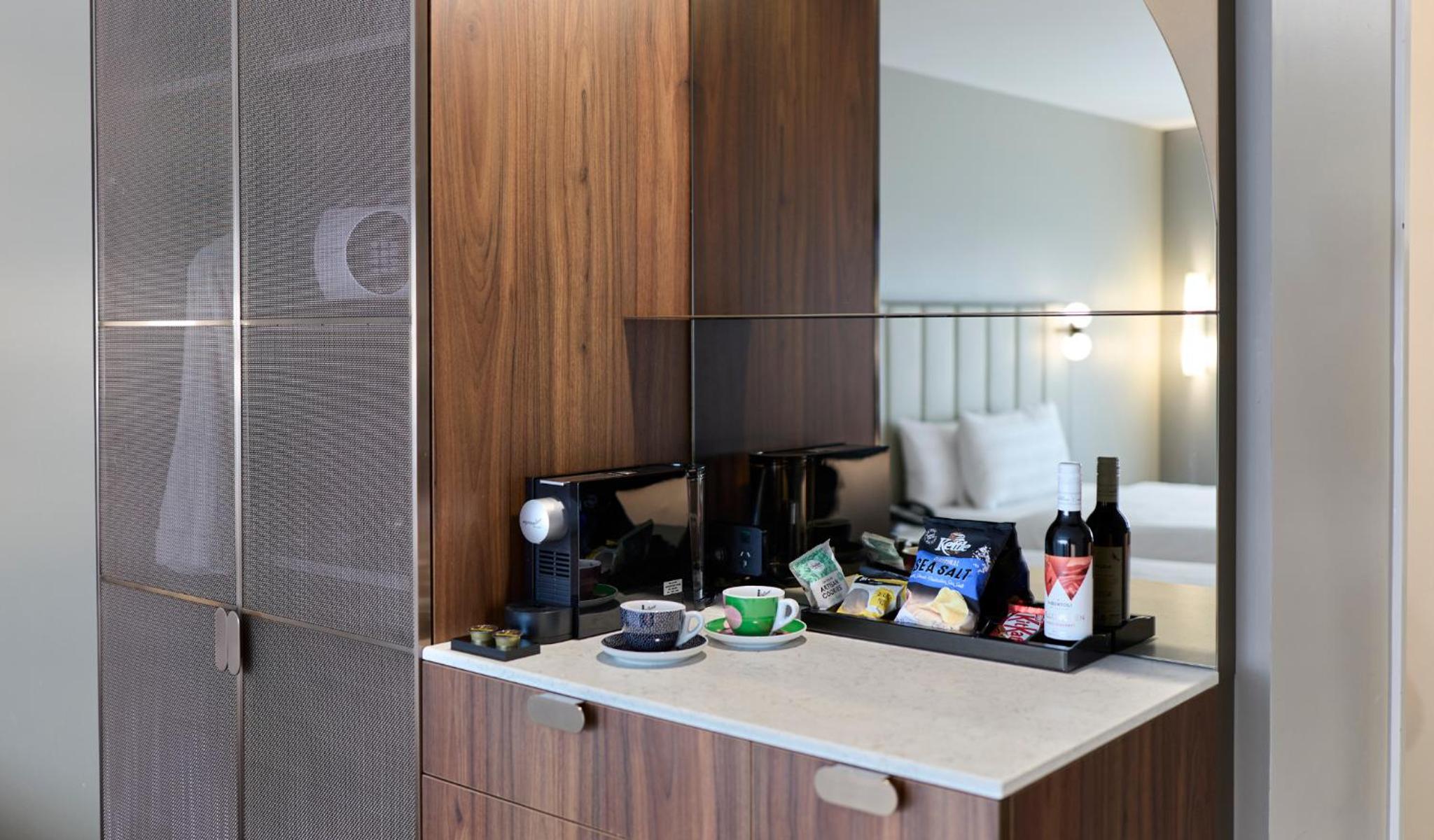 Standard King Room - Photo 3