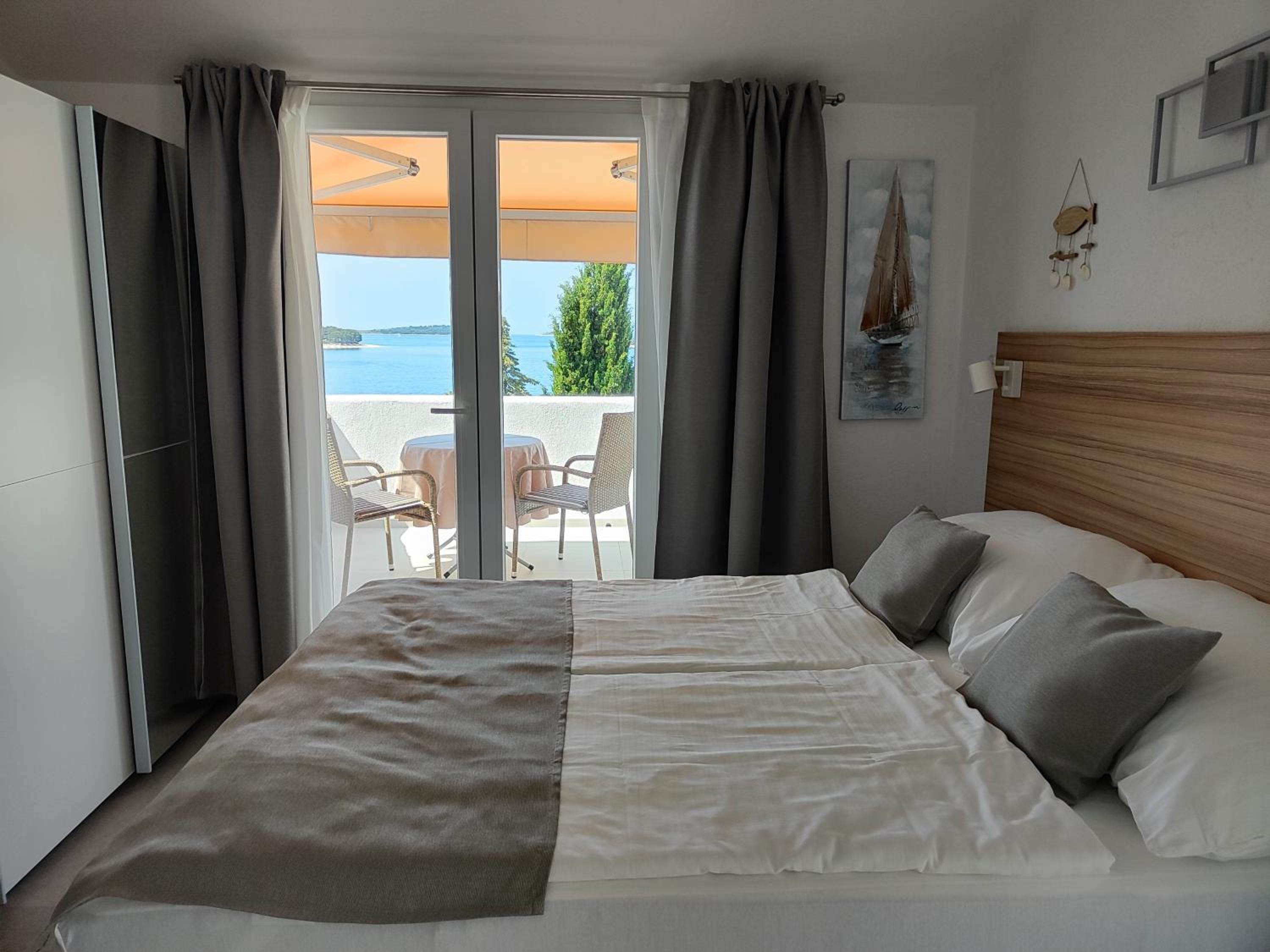 Studio Apartment with Balcony