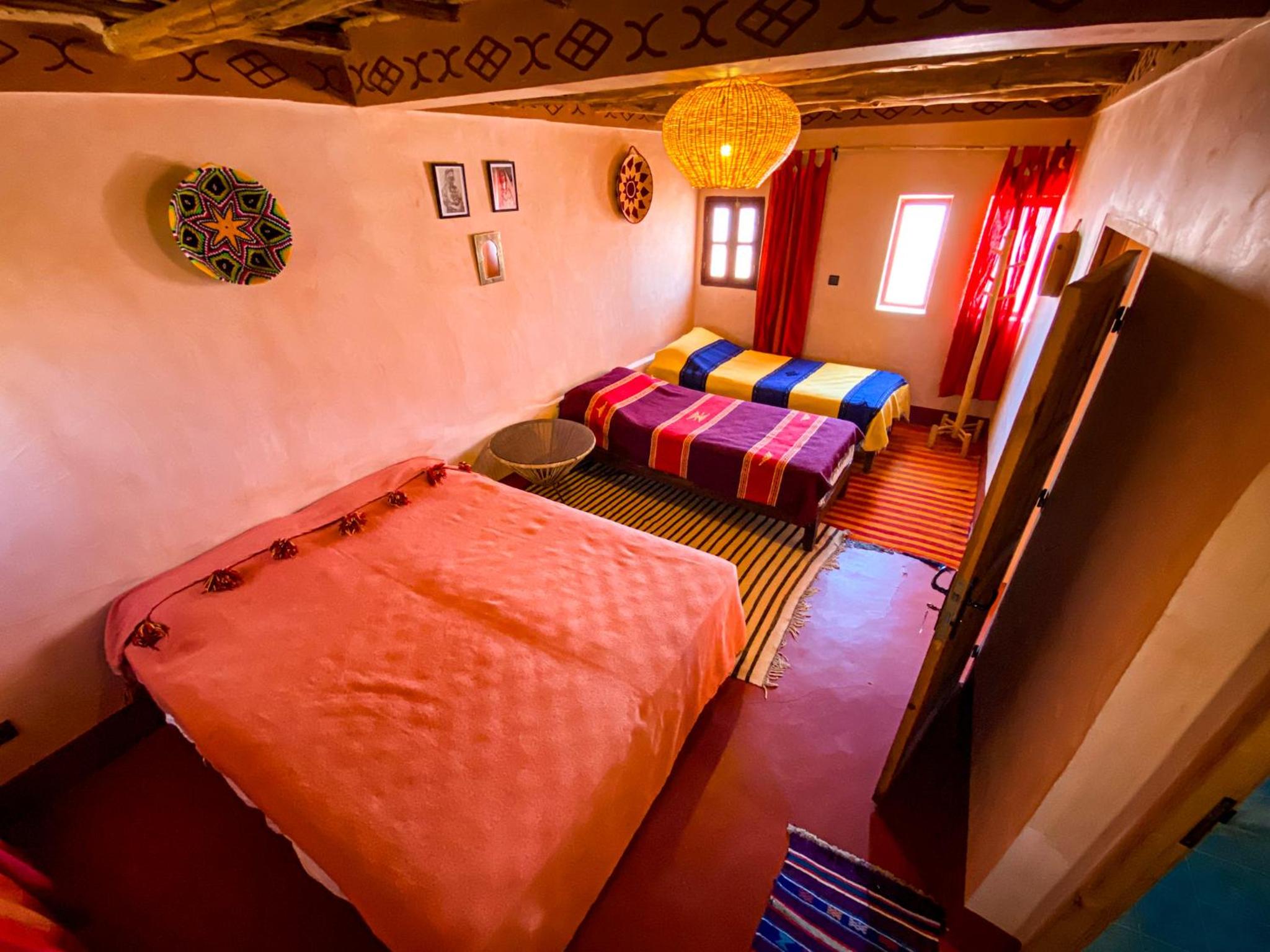 Quadruple Room with Bathroom - Photo 13