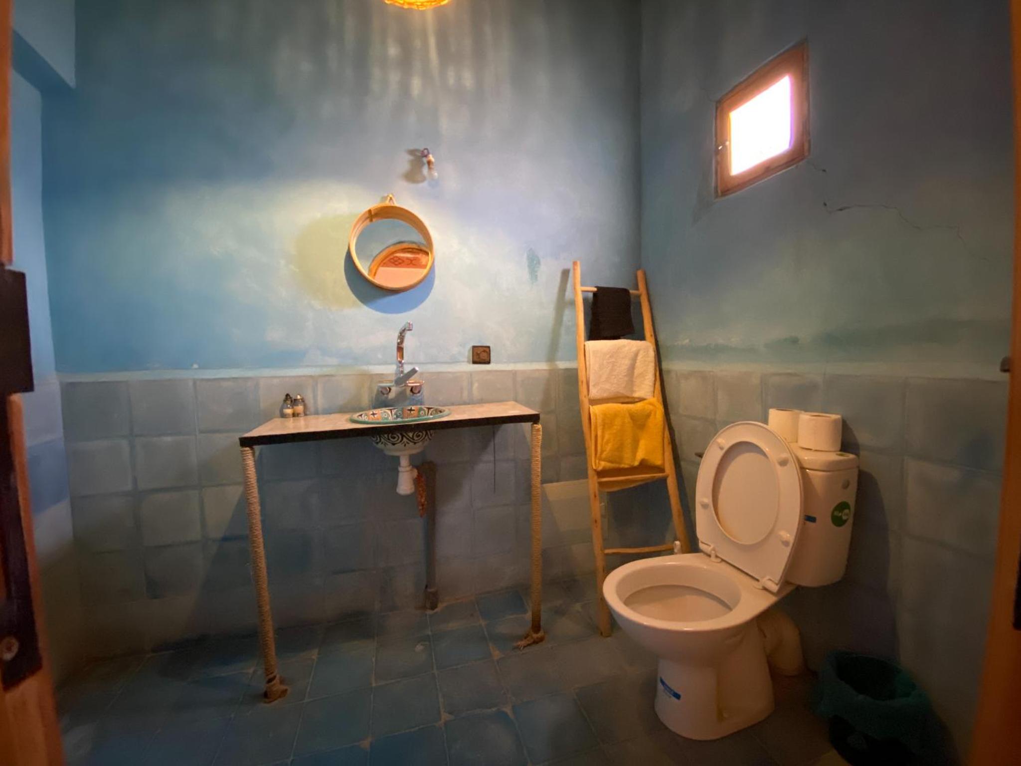 Quadruple Room with Bathroom - Photo 16