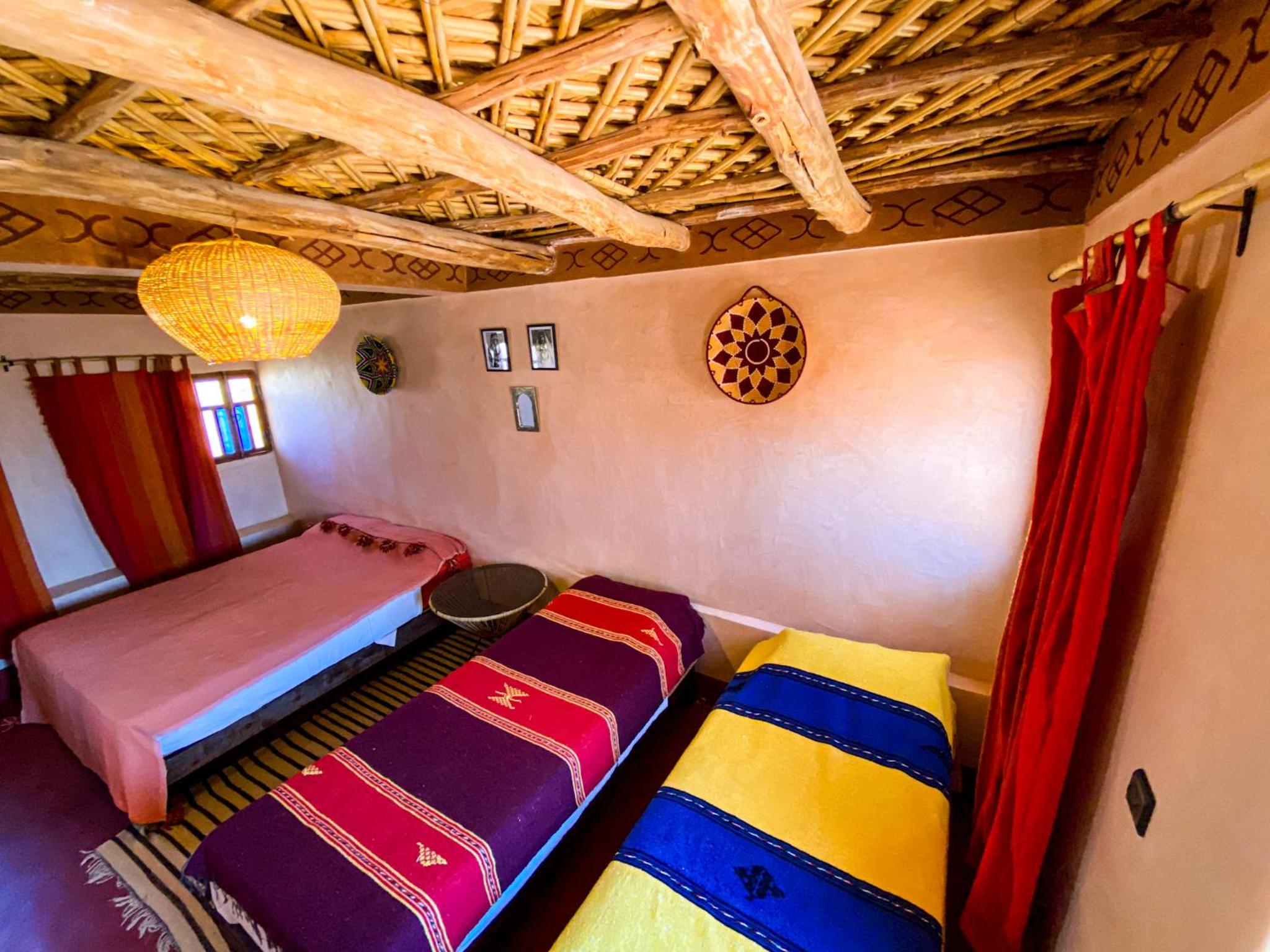 Quadruple Room with Bathroom - Photo 1