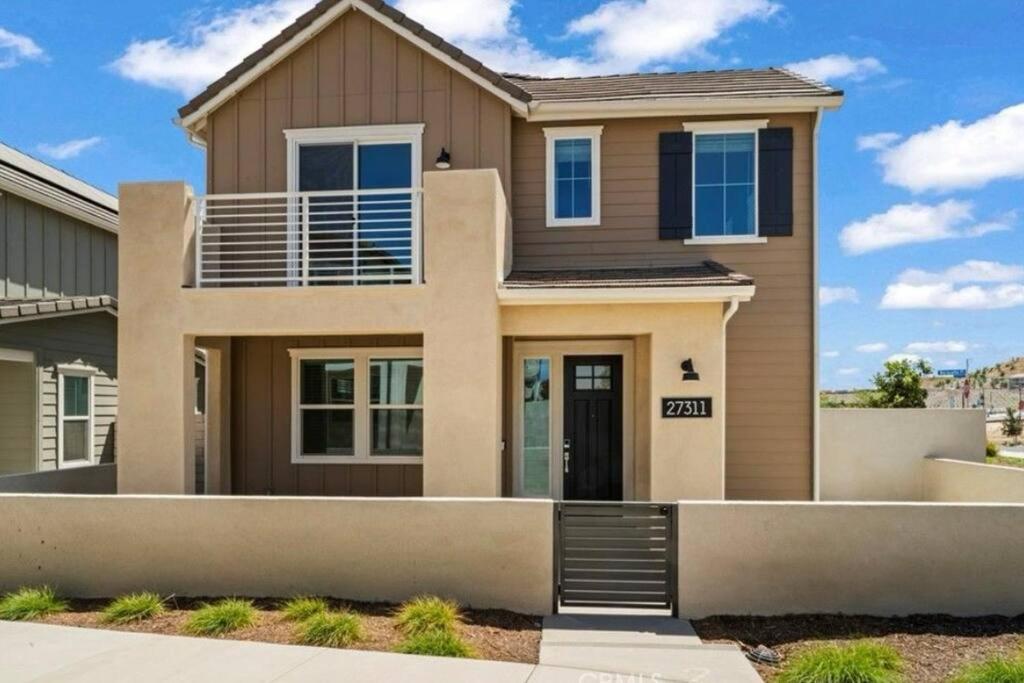 Four-Bedroom House photo 2