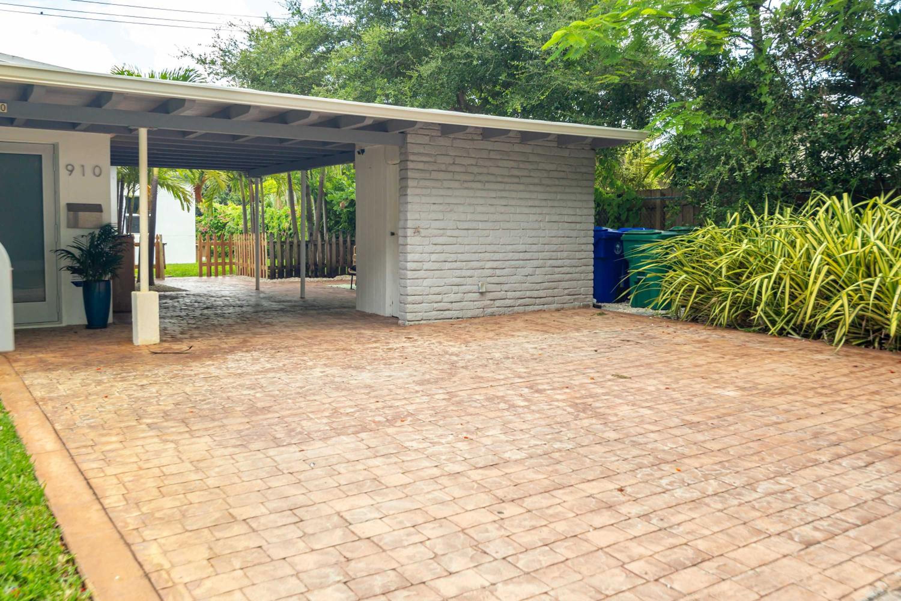 Villa photo 2