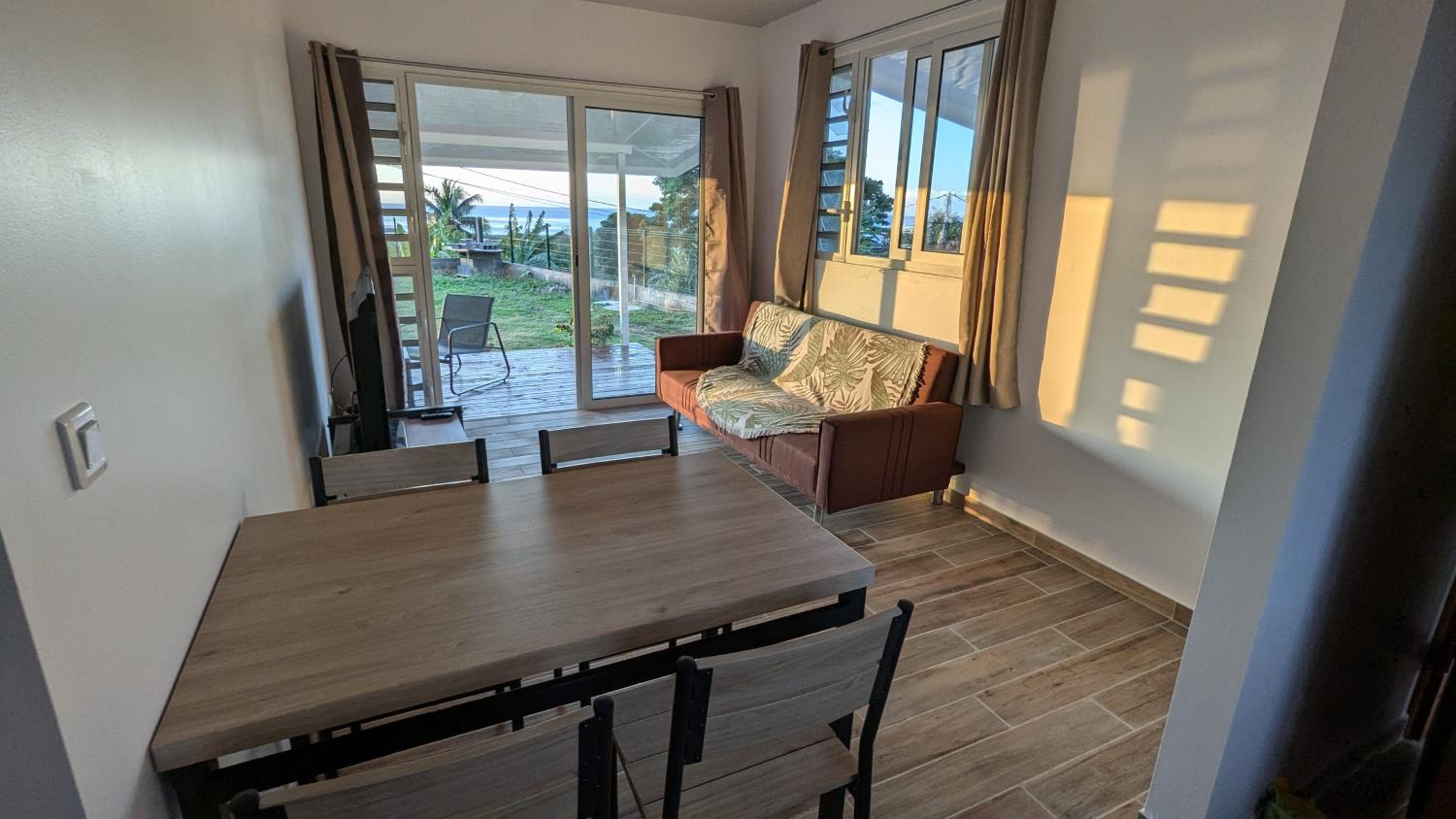 One-Bedroom House photo 1