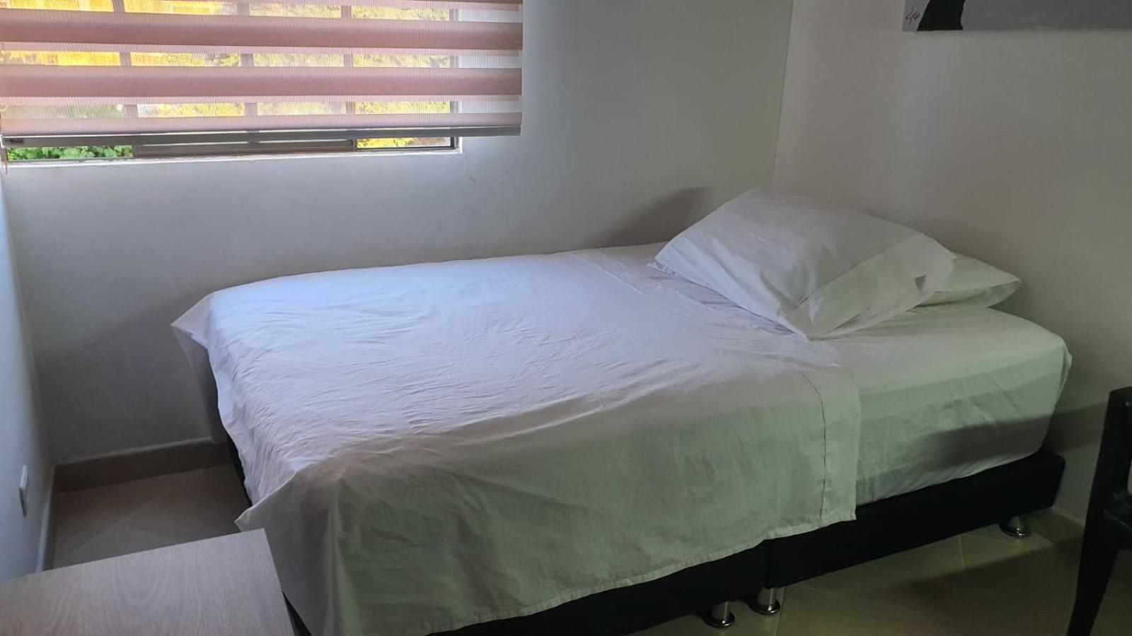 Single Room with Private External Bathroom photo 1