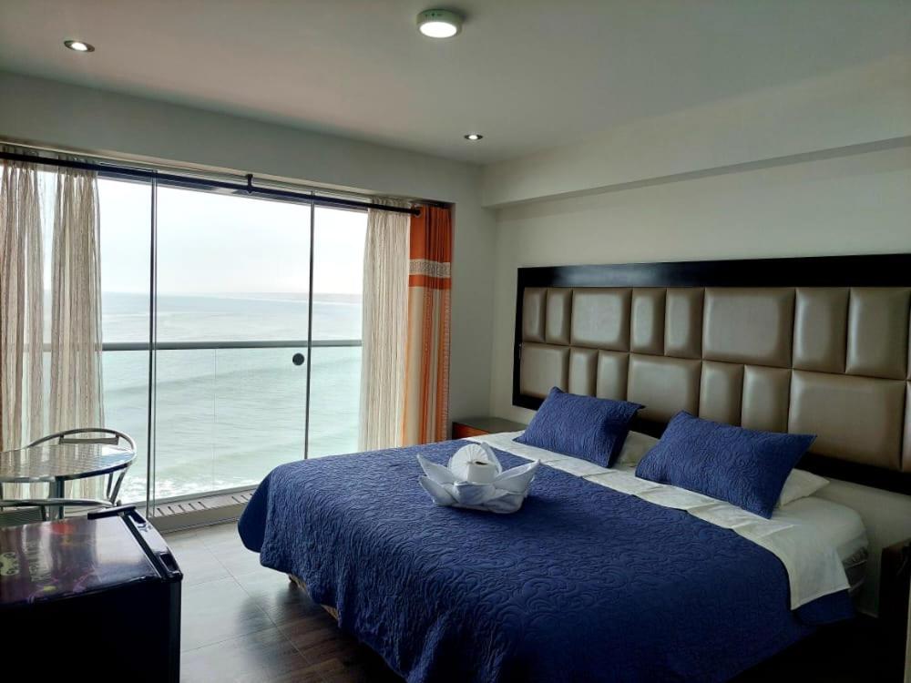 Deluxe Double Room with Balcony and Sea View photo 3