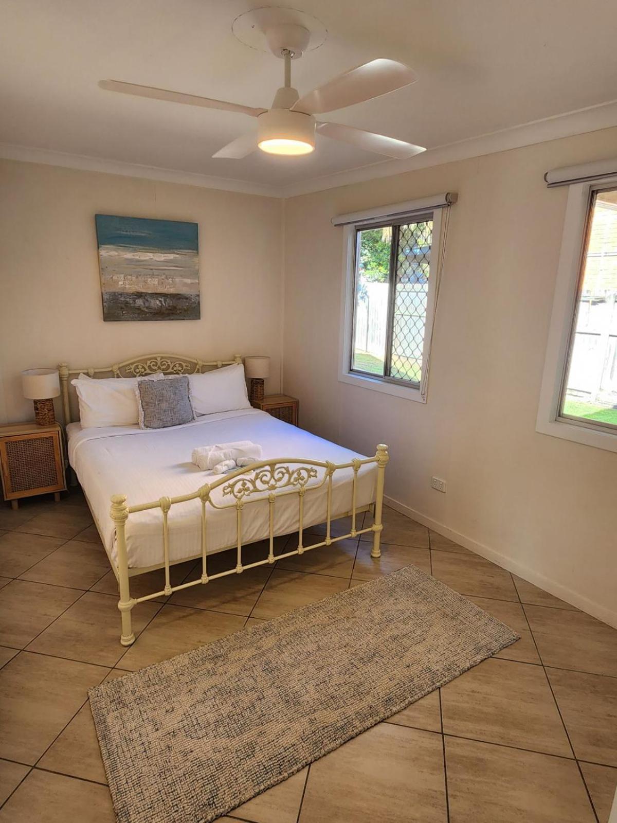 Three-Bedroom House photo 3