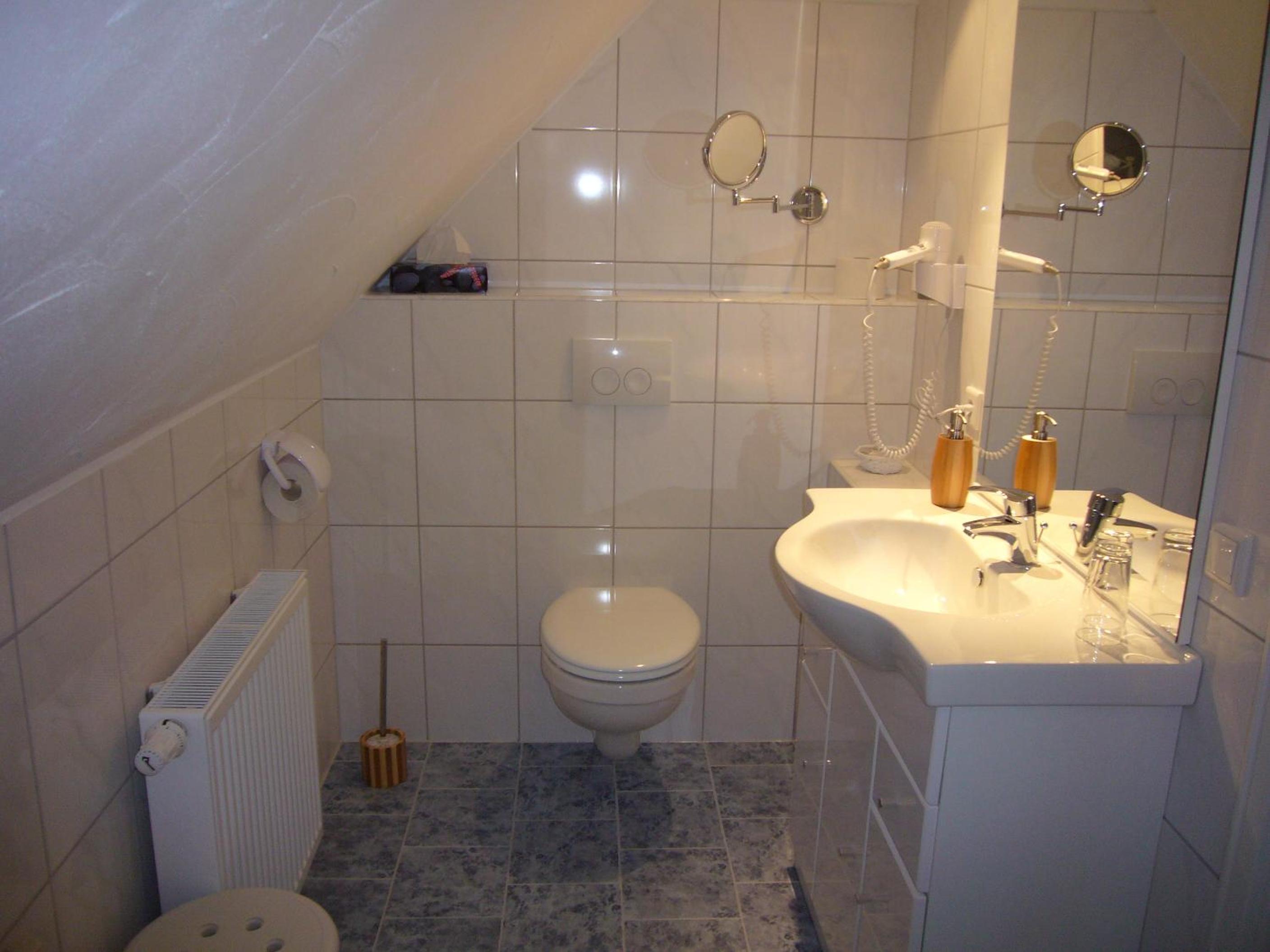 Single Room - Photo 2