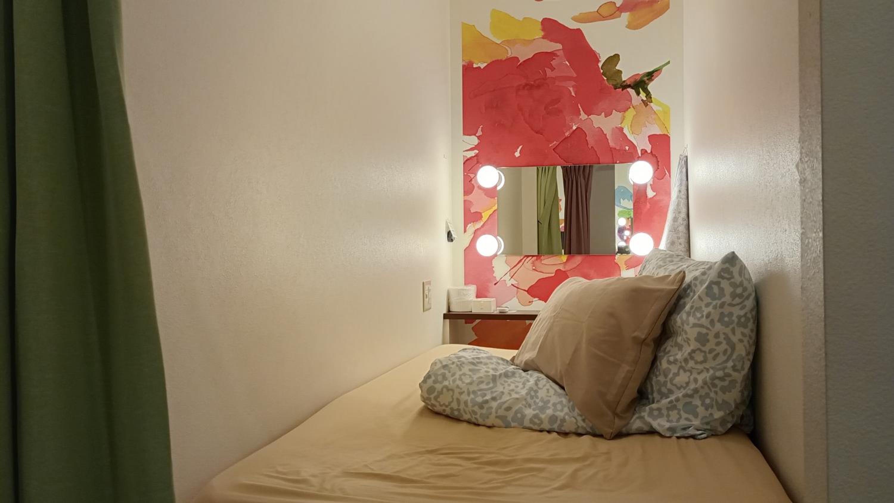 Single Room With Shared Shower And Toilet photo 1