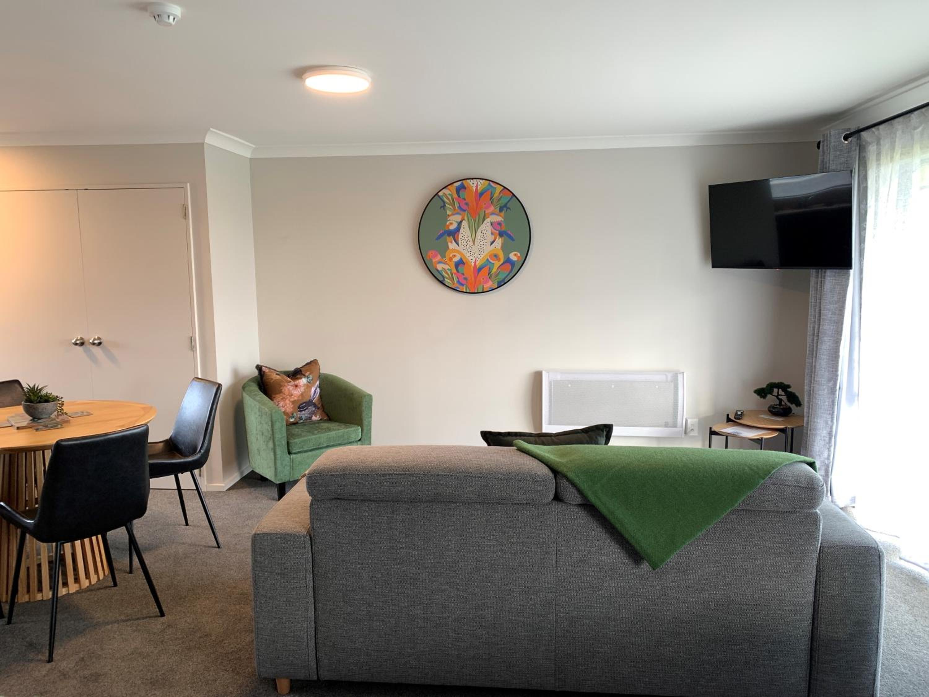 Deluxe Family Room - Photo 5