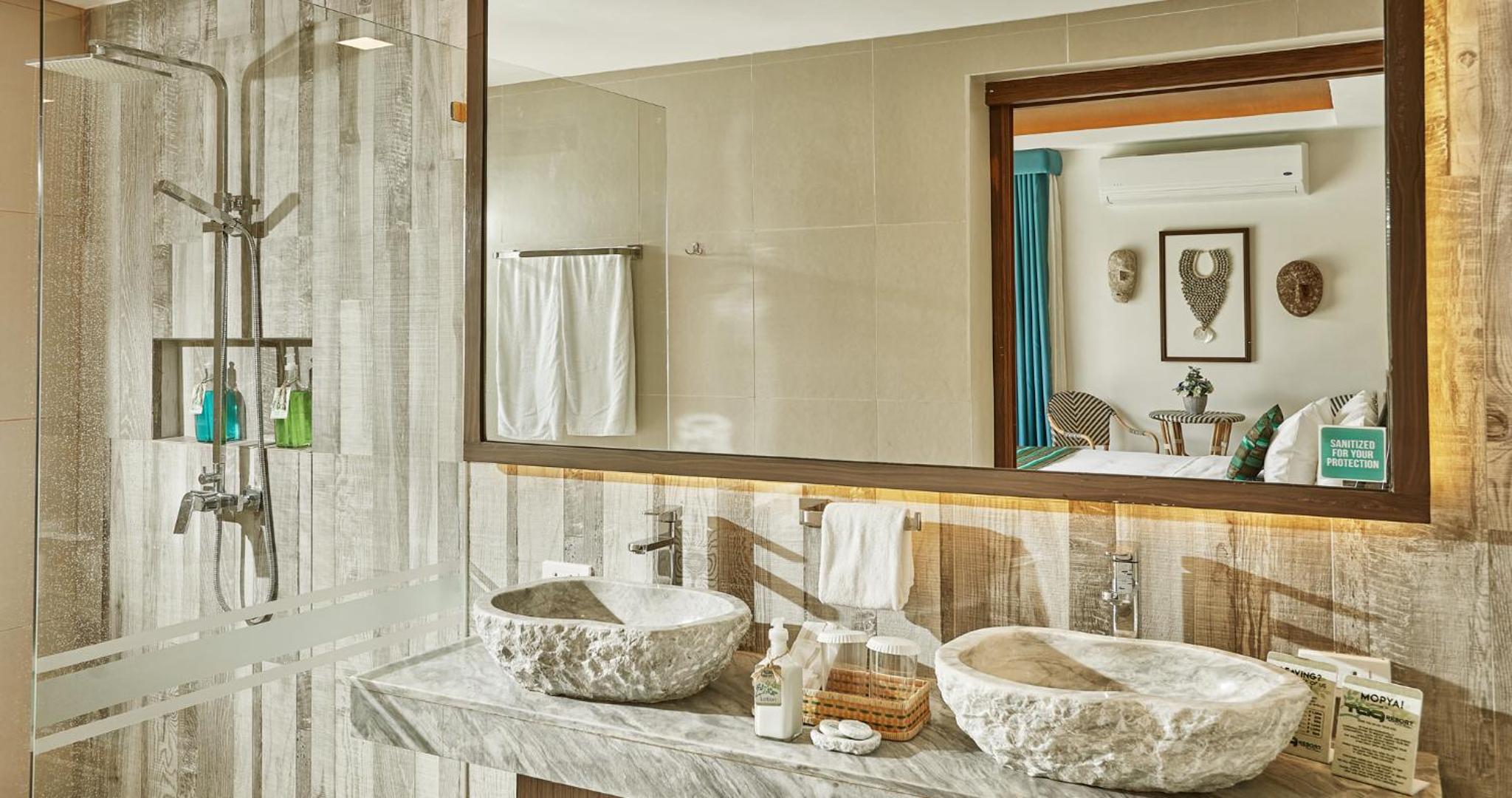 Casita Room - King with Direct Lagoon Pool Access - Photo 6