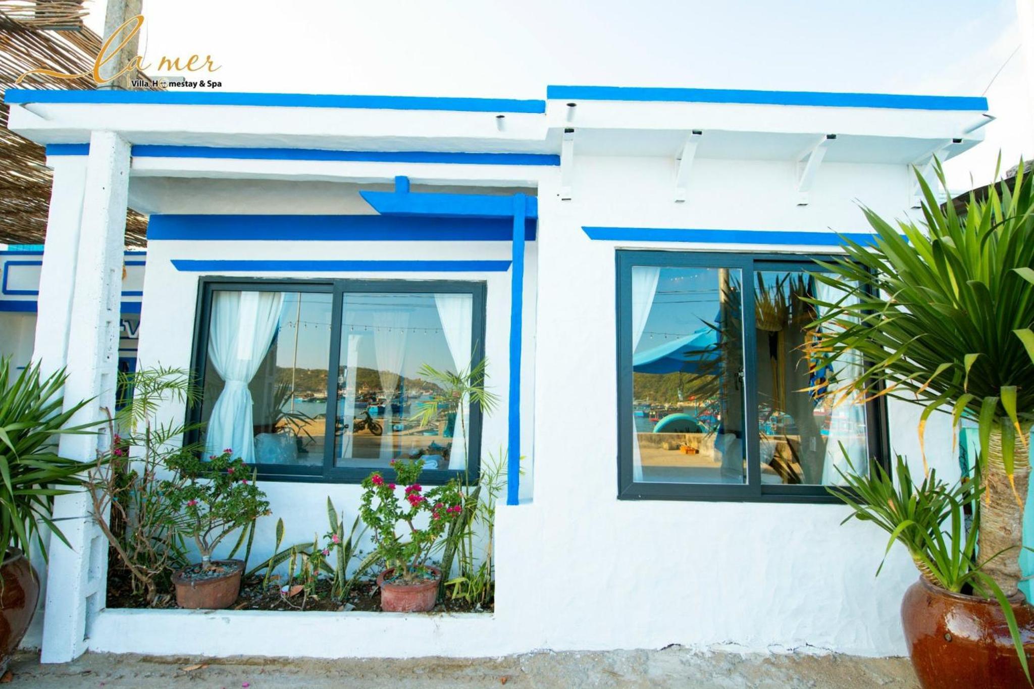 Apartment with Sea View photo 2