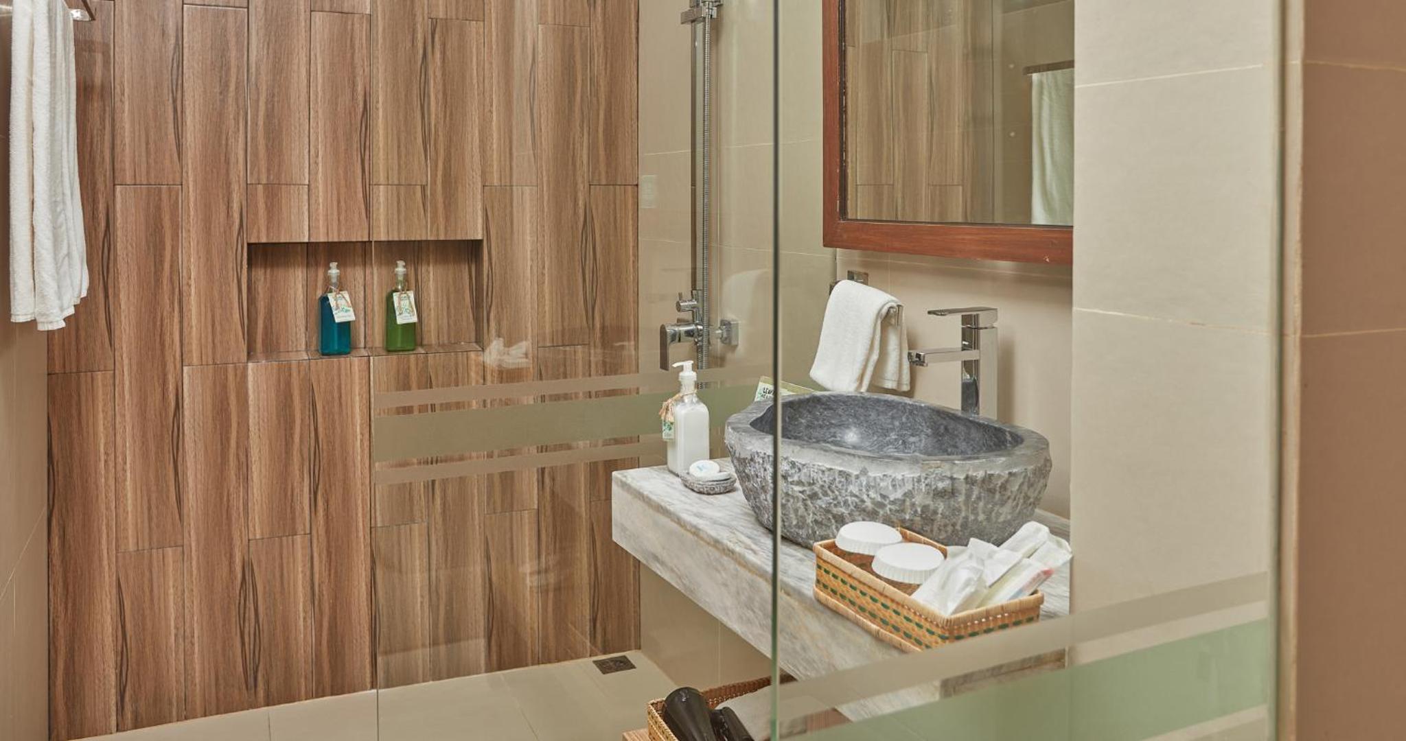 Standard Room - King - Photo 4