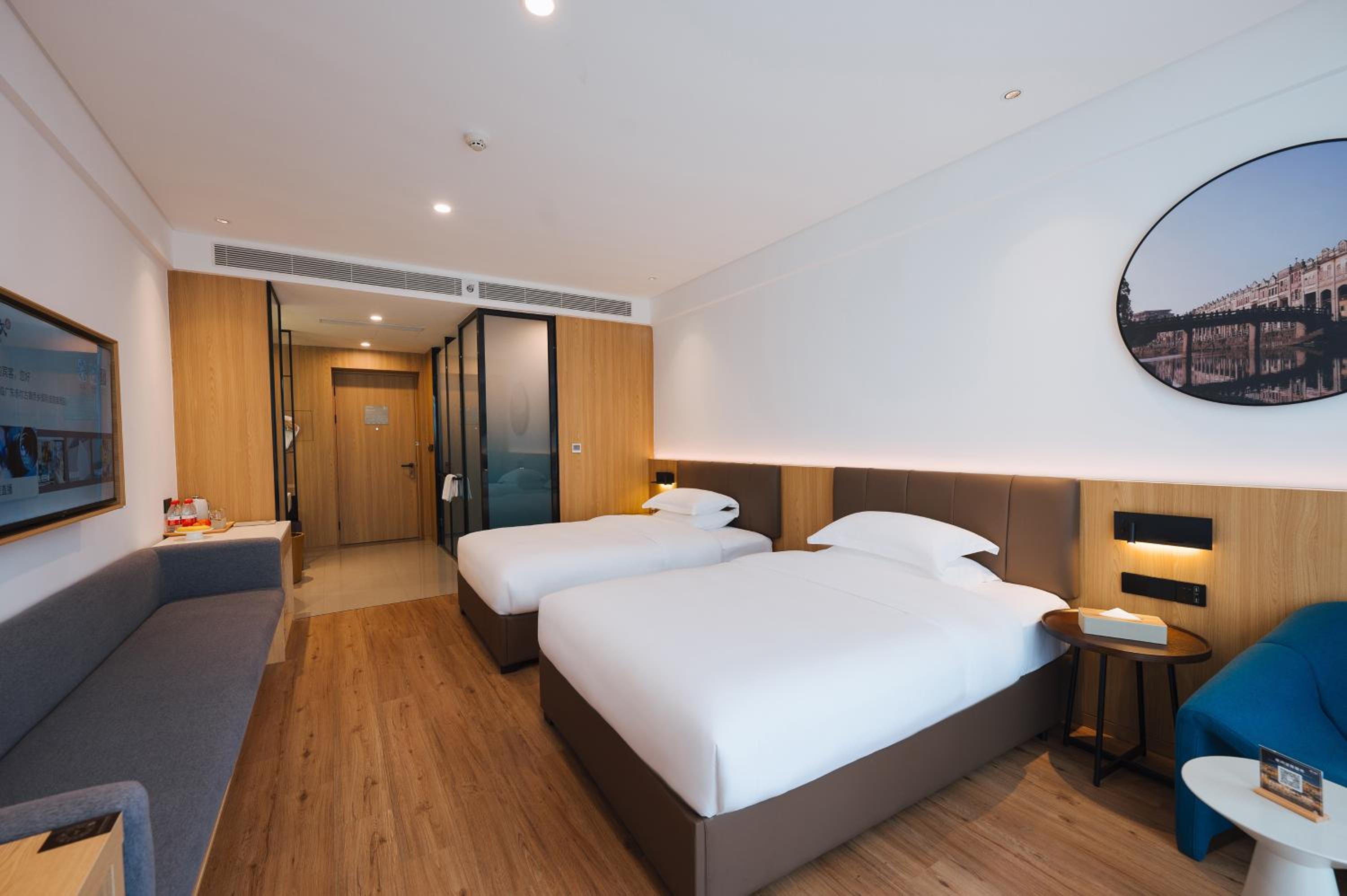 Twin Room With Balcony photo 3