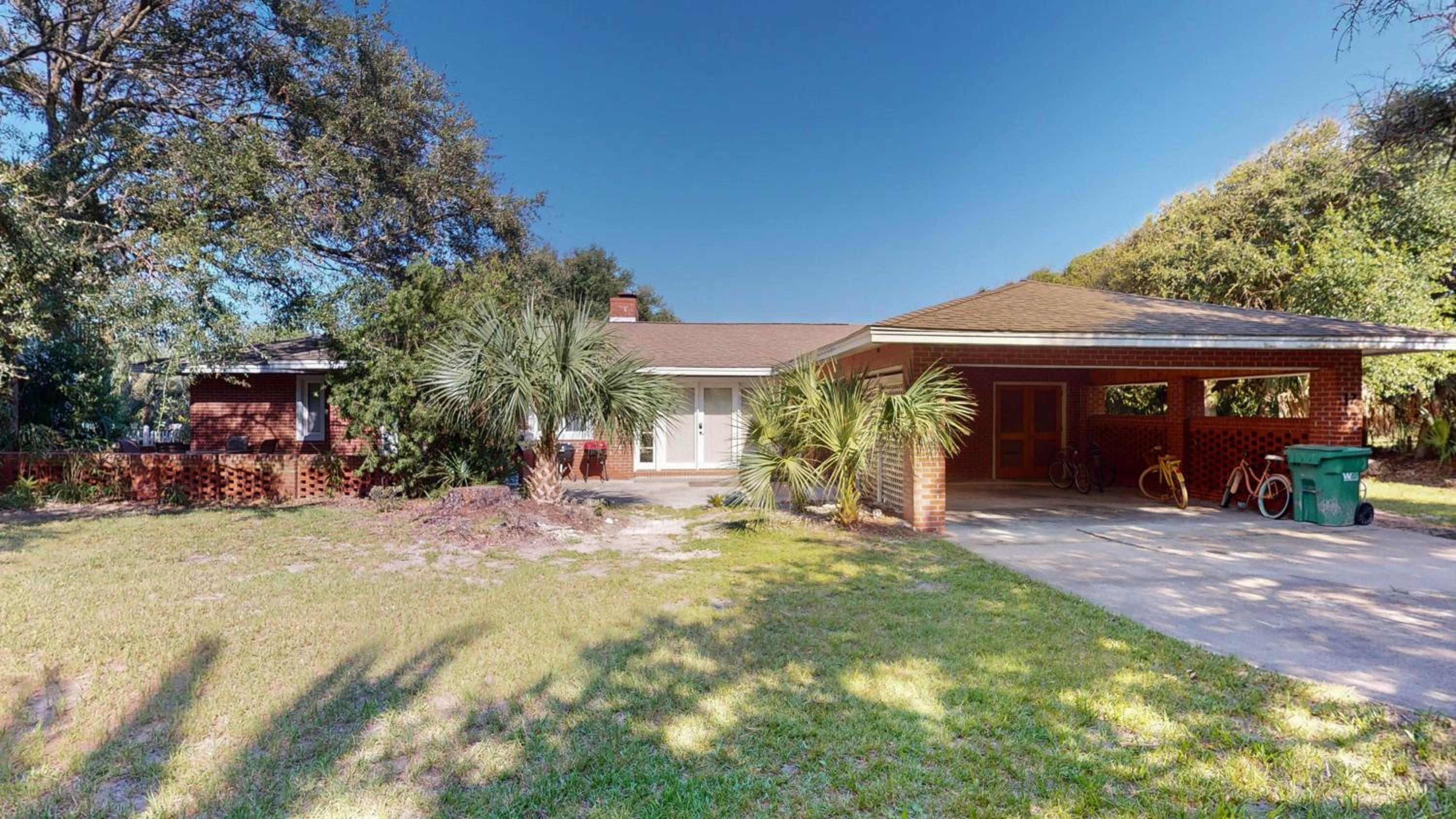 Three-Bedroom House photo 2