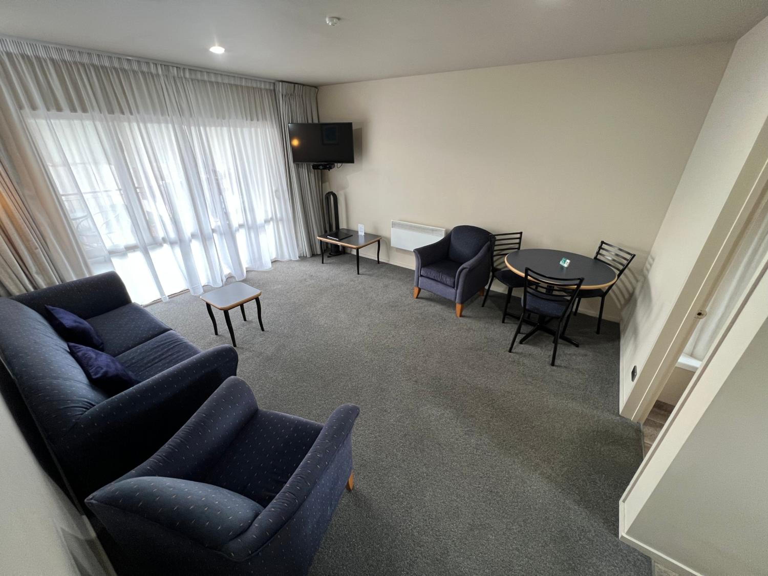 Deluxe Family Suite
