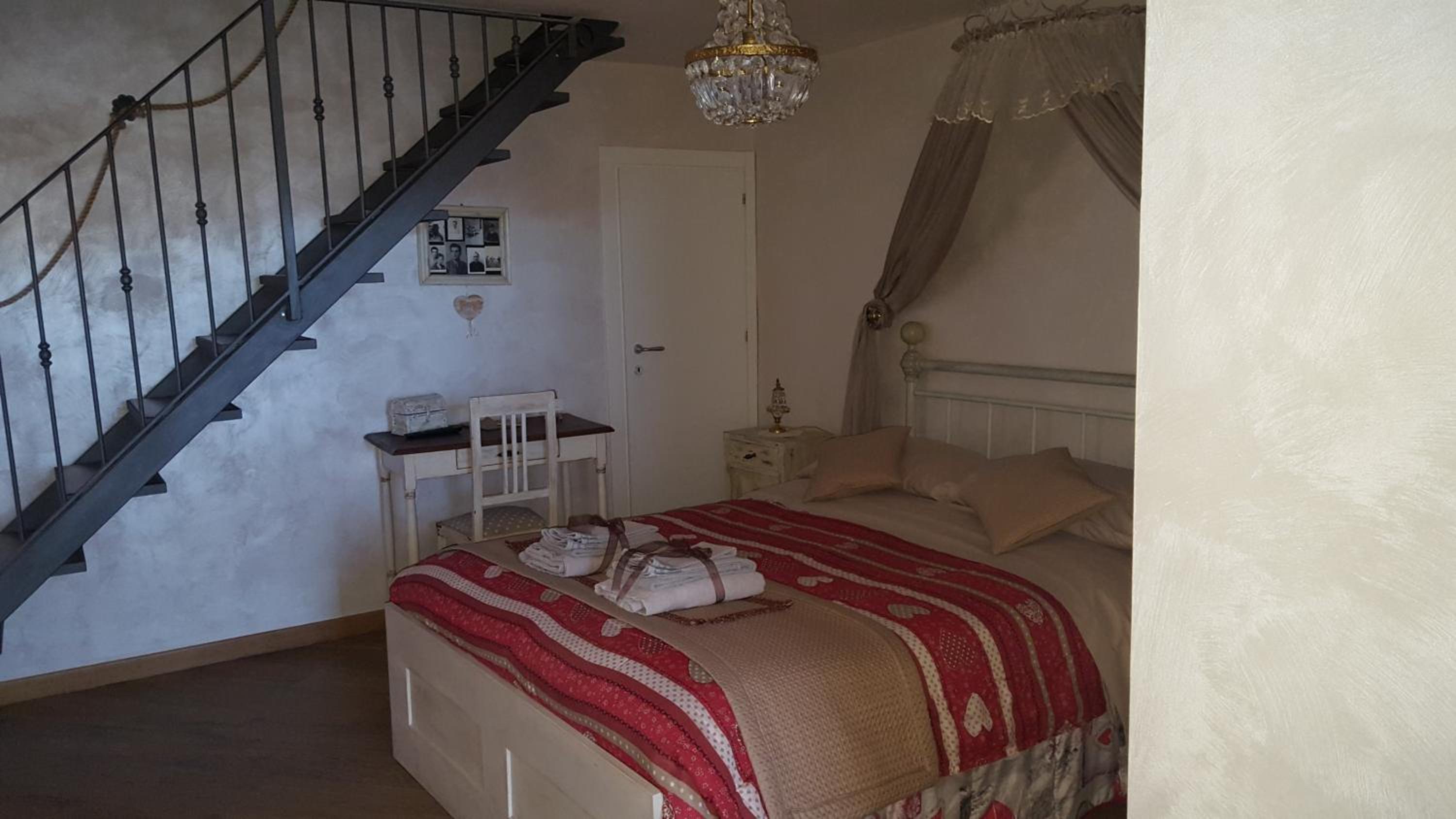One-Bedroom House photo 1