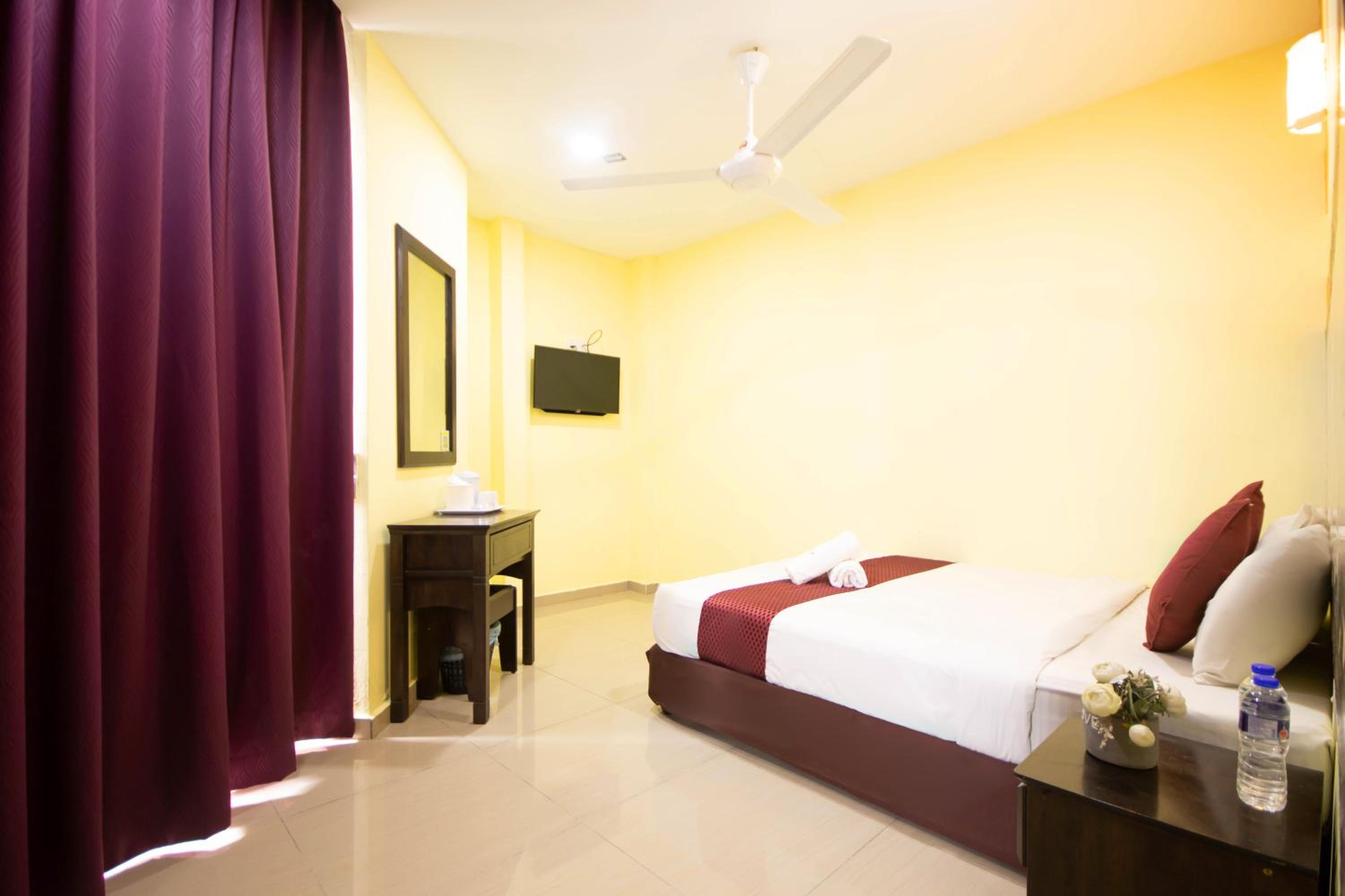Deluxe Room - Photo 2