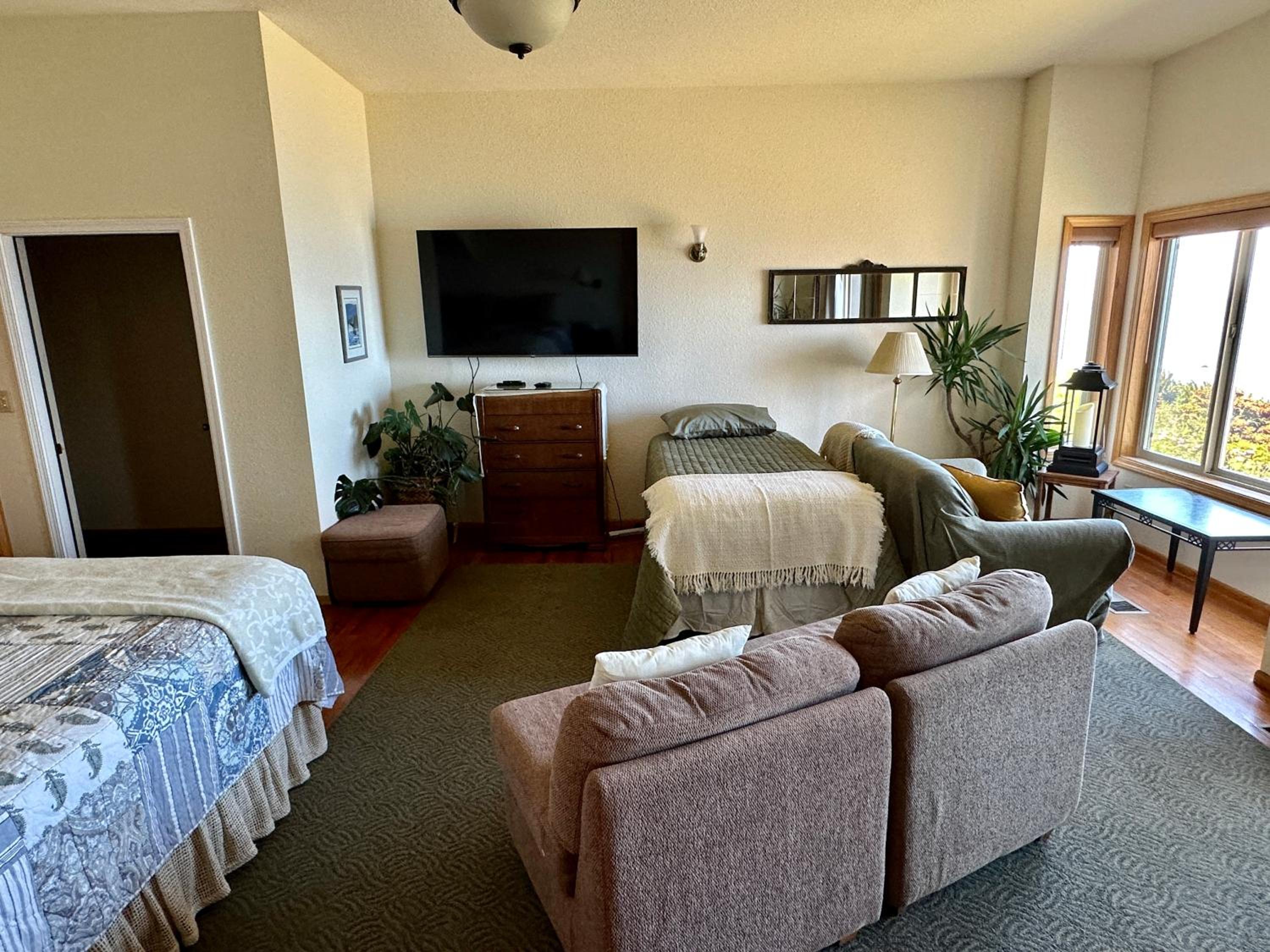 King Suite with Ocean View photo 3