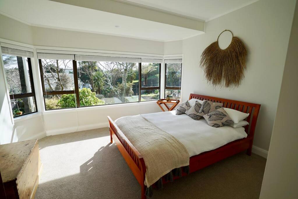 Three-Bedroom House photo 2