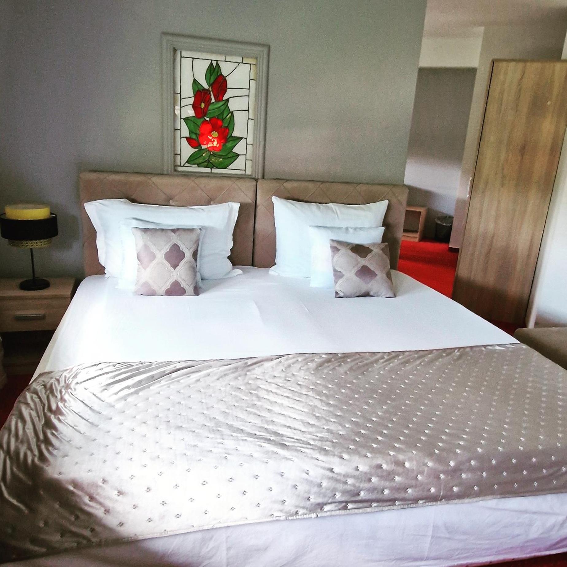 Comfort Suite - Photo 1