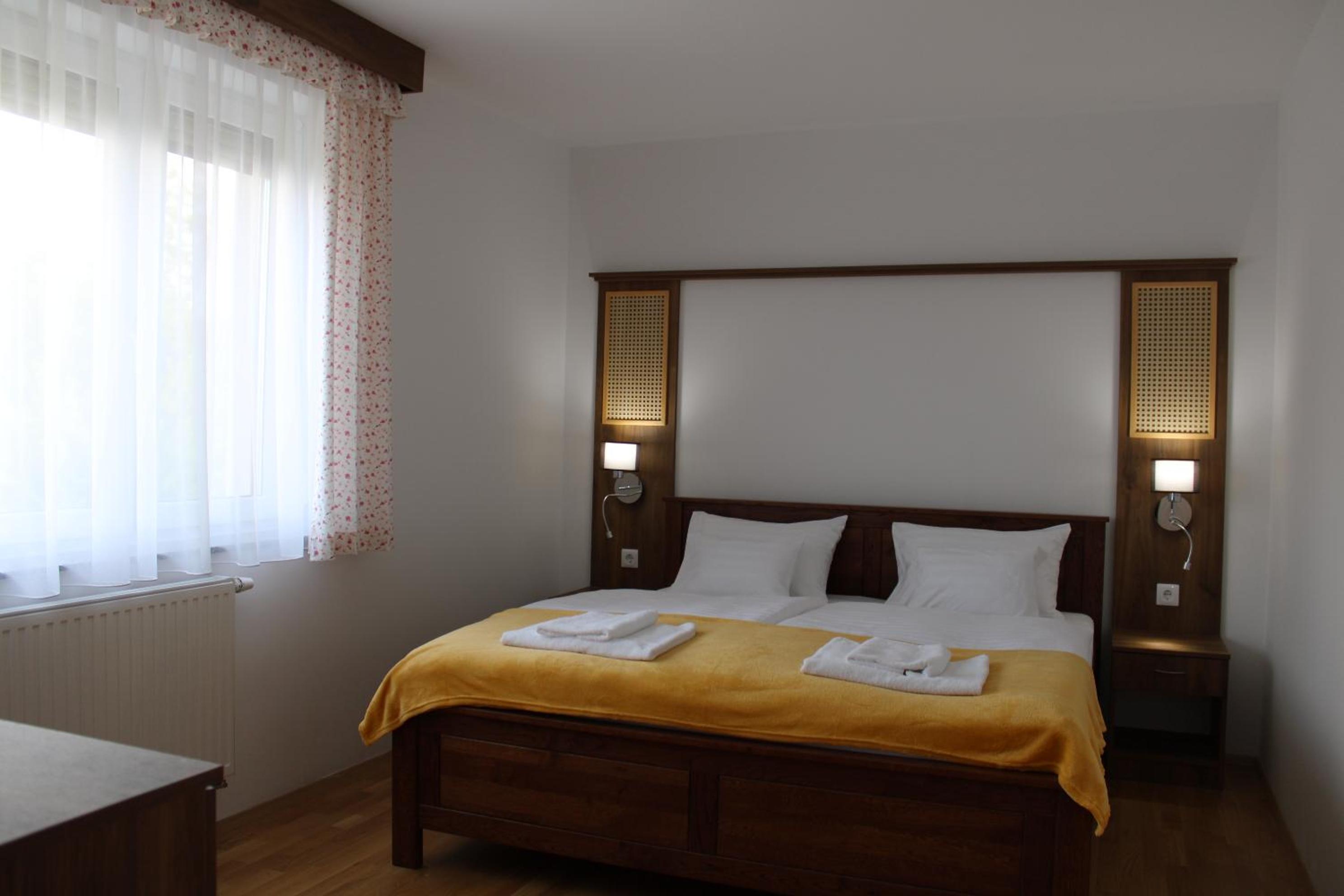 One-Bedroom Apartment with Balcony photo 1