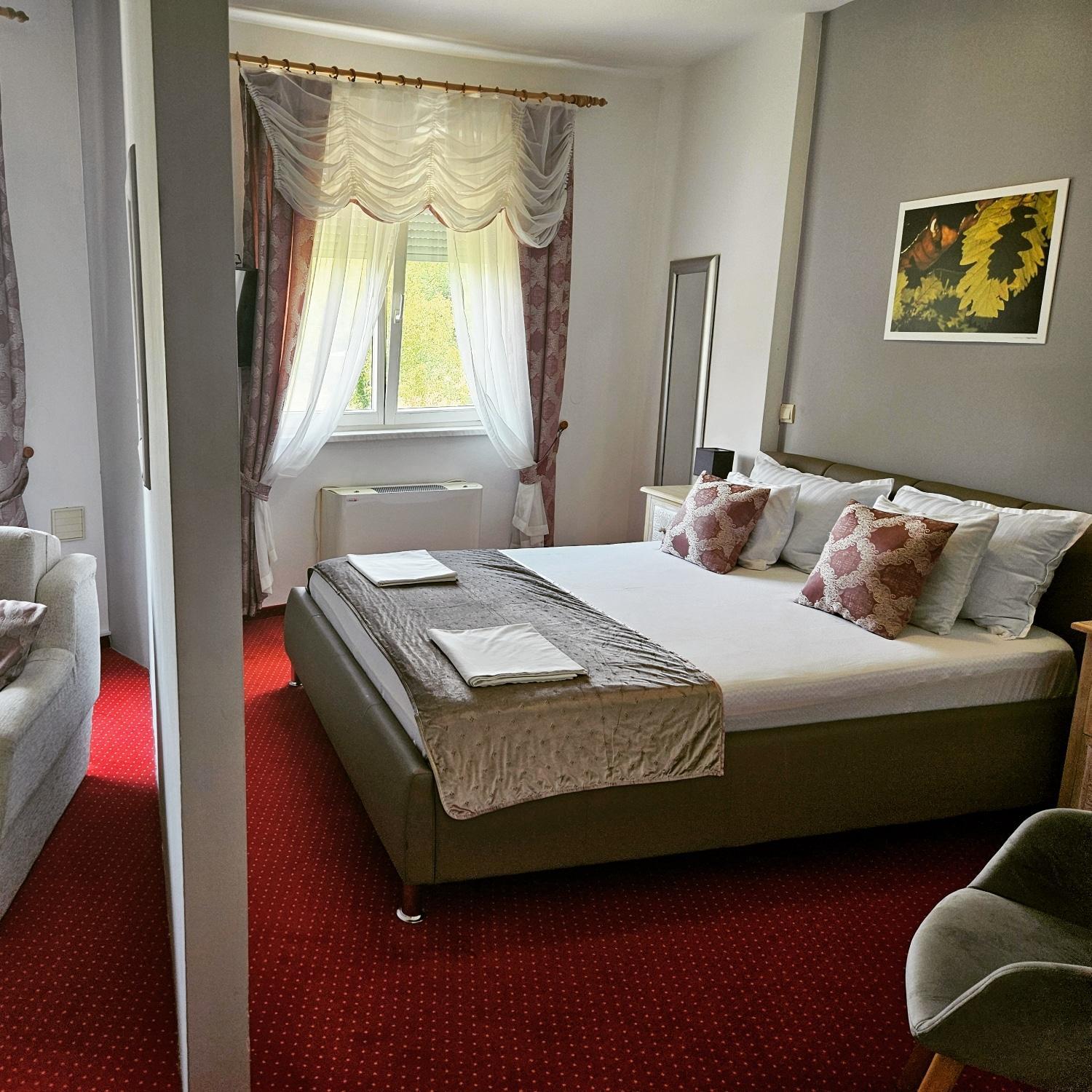 Suite - Photo 2