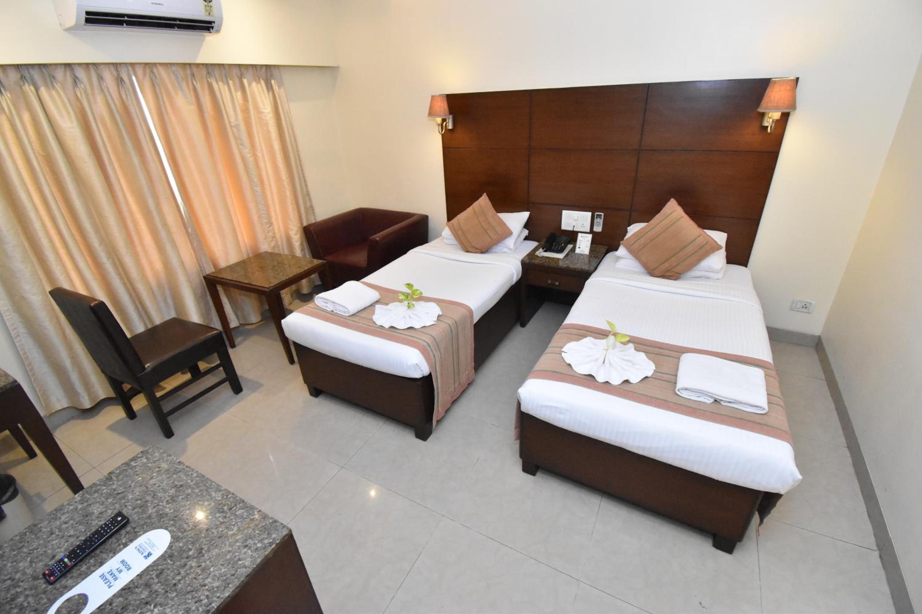 Deluxe Room - Photo 5