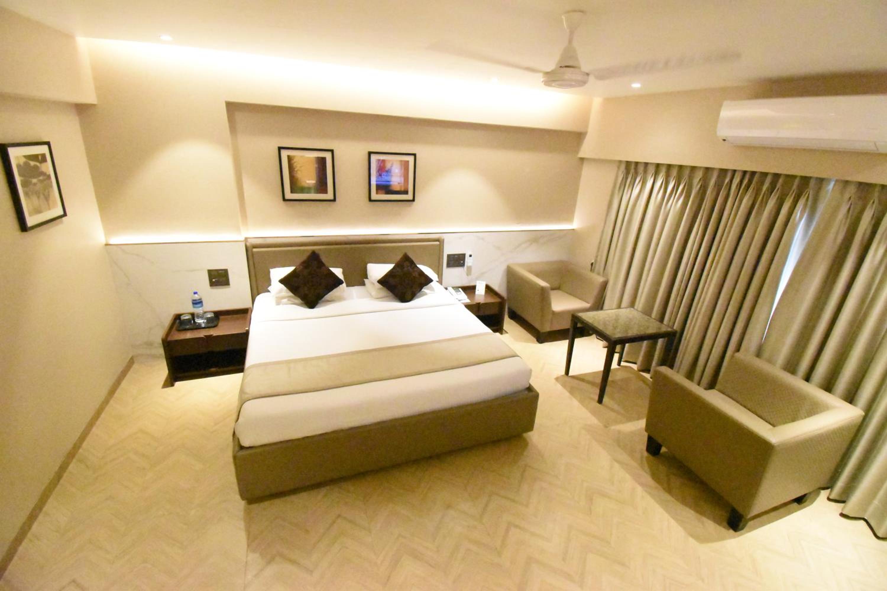 Double or Twin Room - Photo 3
