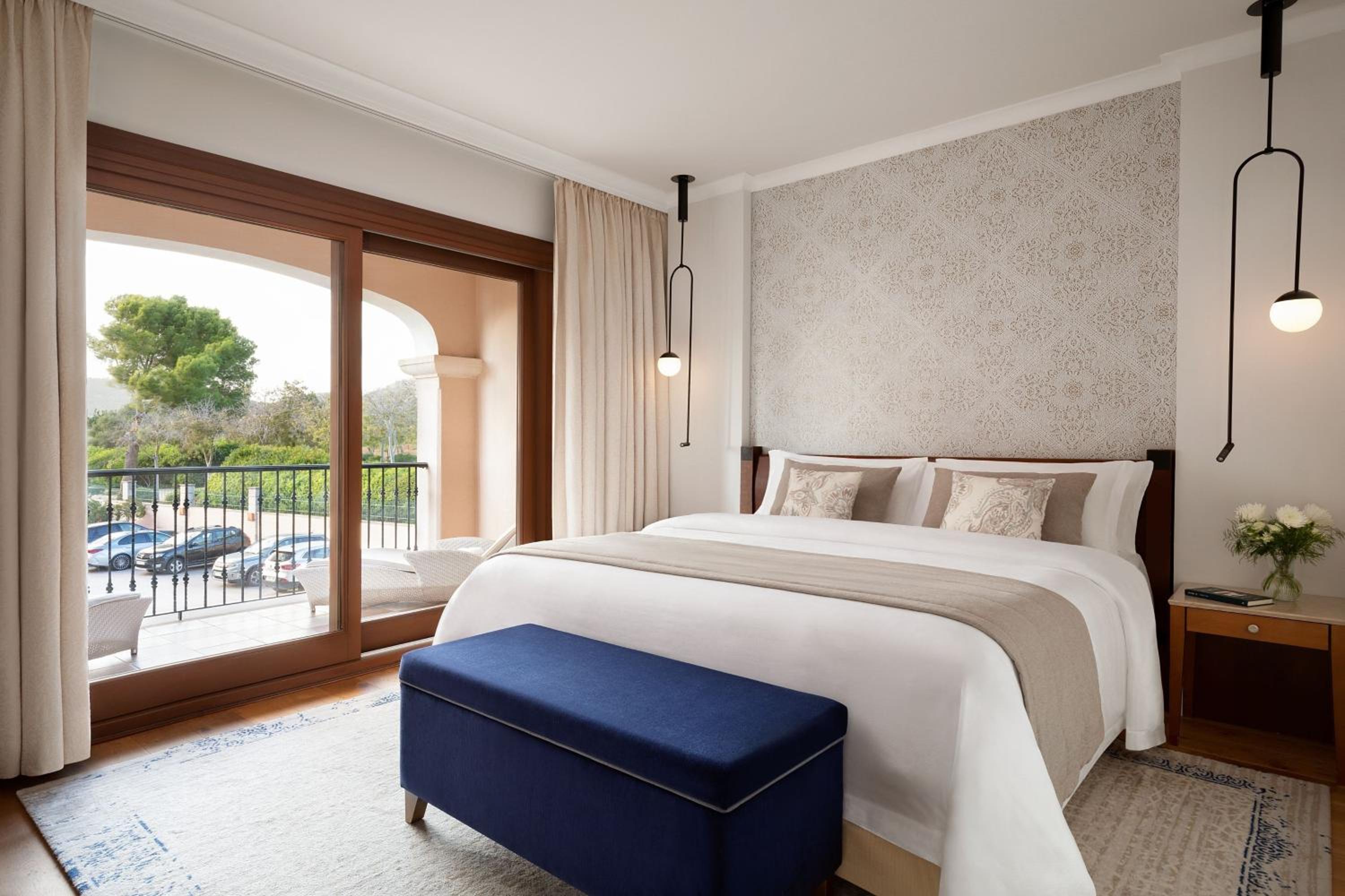 Family Suite with sofa bed thumbnail 5