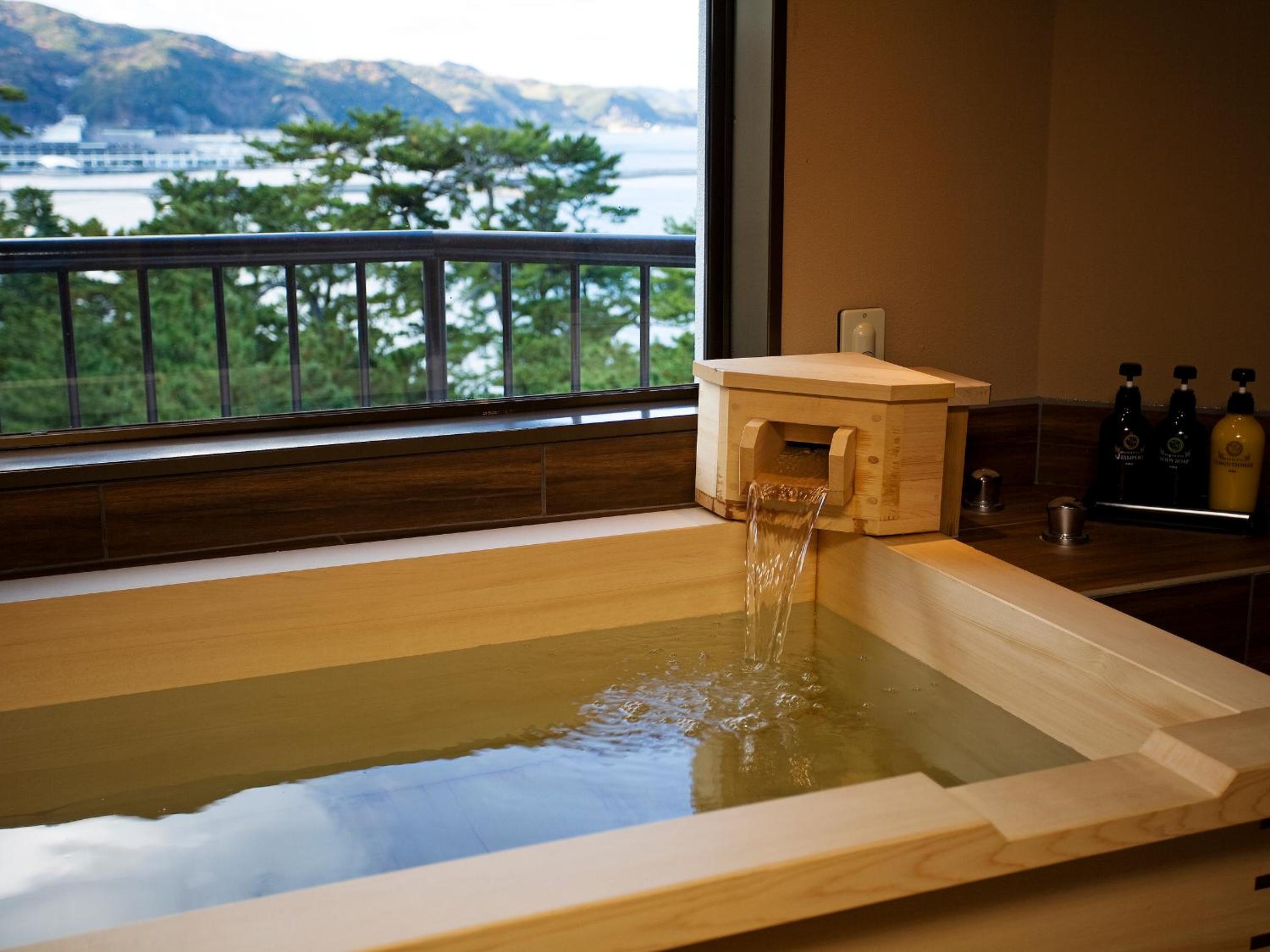 Japanese Western Suite with Fineview Bath Type A - Non-Smoking (5th and 7th Floor) photo 2