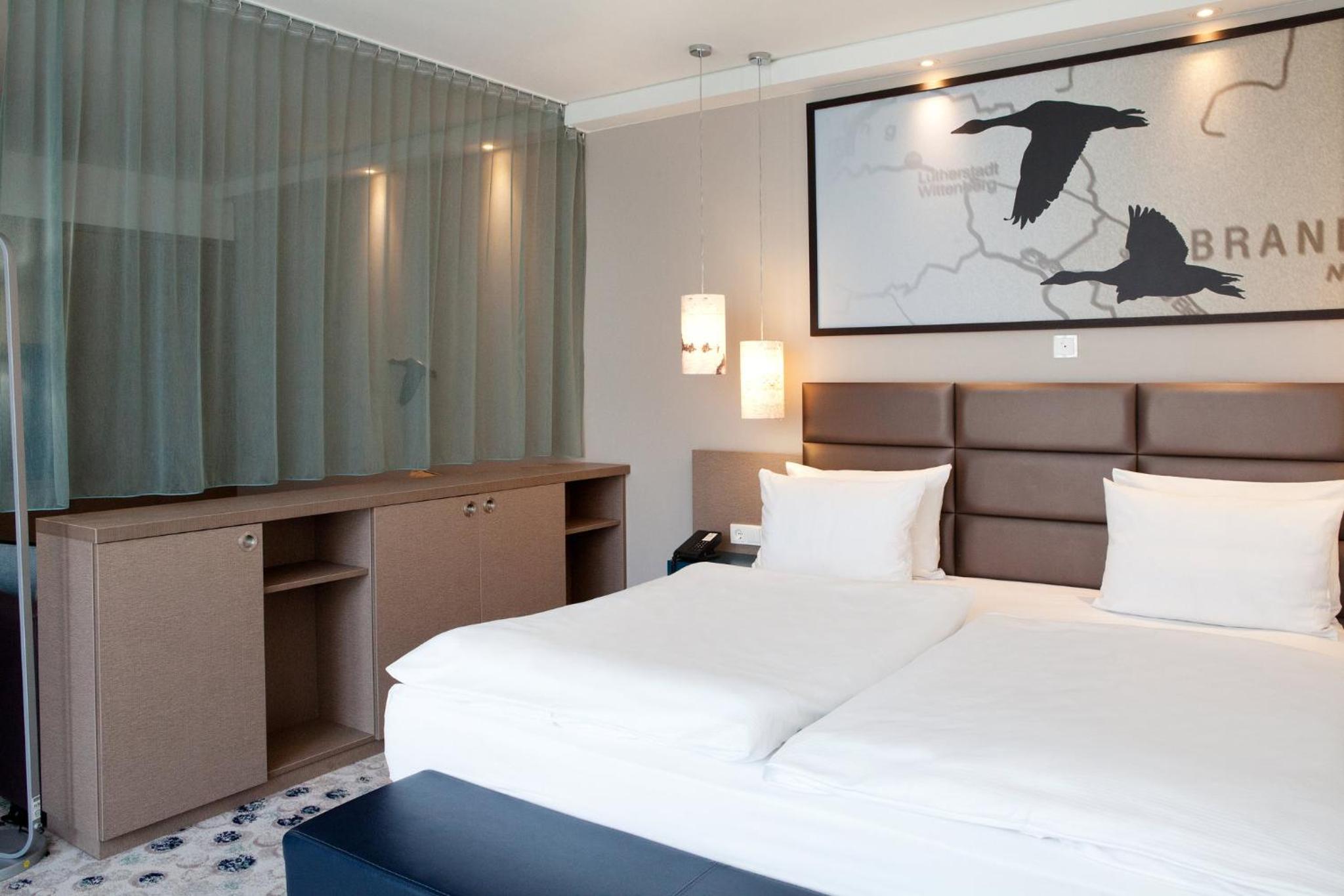 Premium King Room with Courtyard View - Photo 3