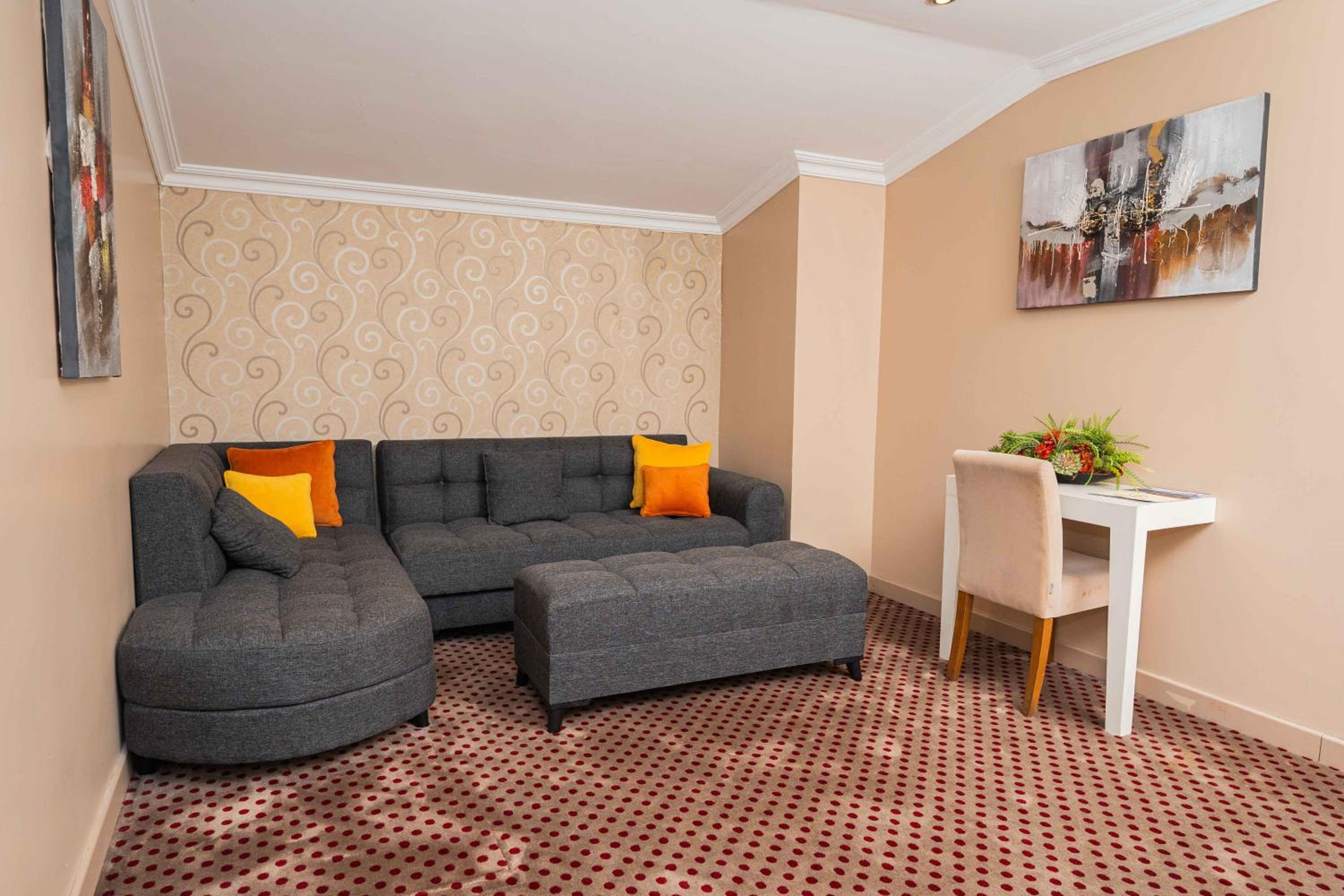 Family Room - Photo 7