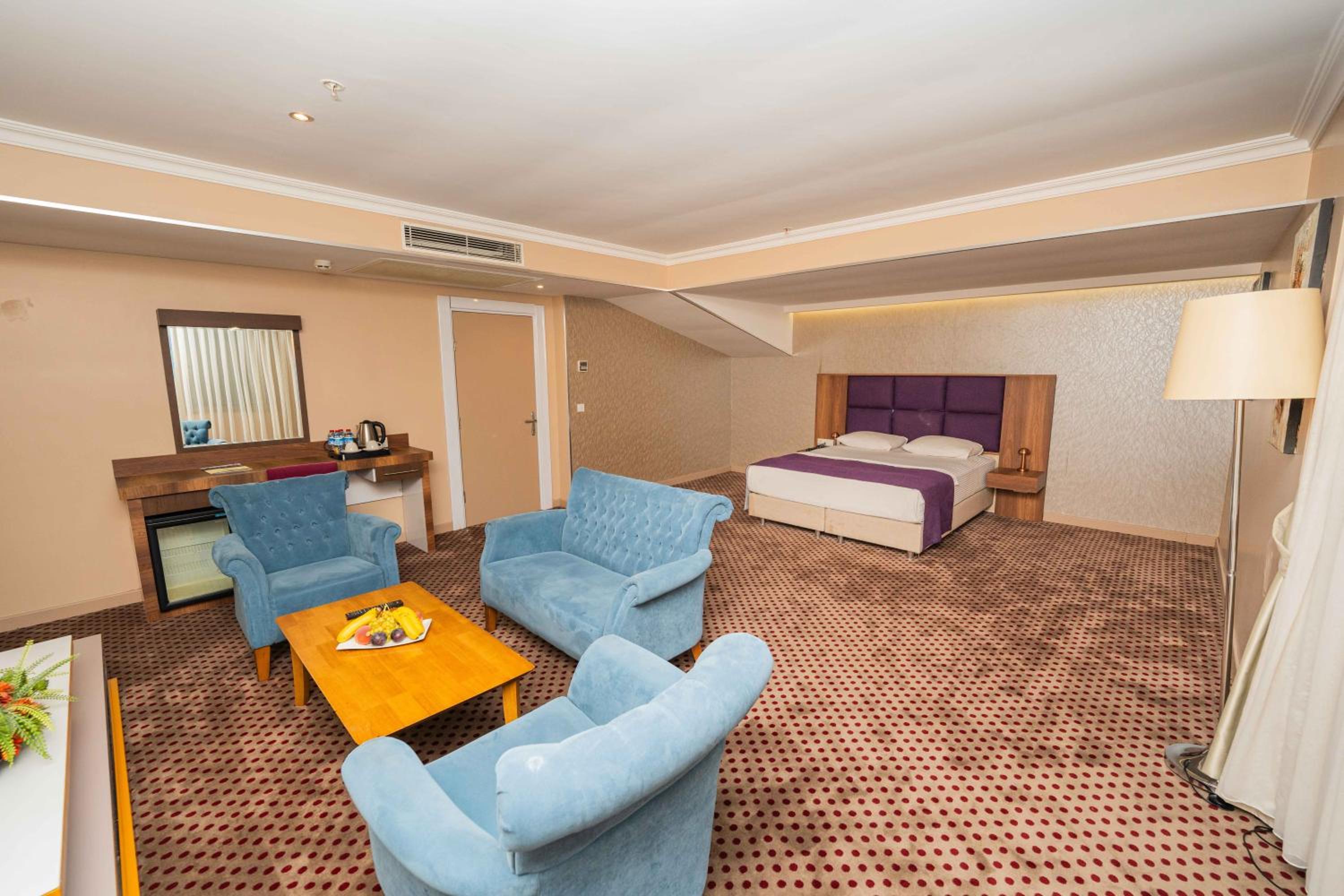 Family Room - Photo 11