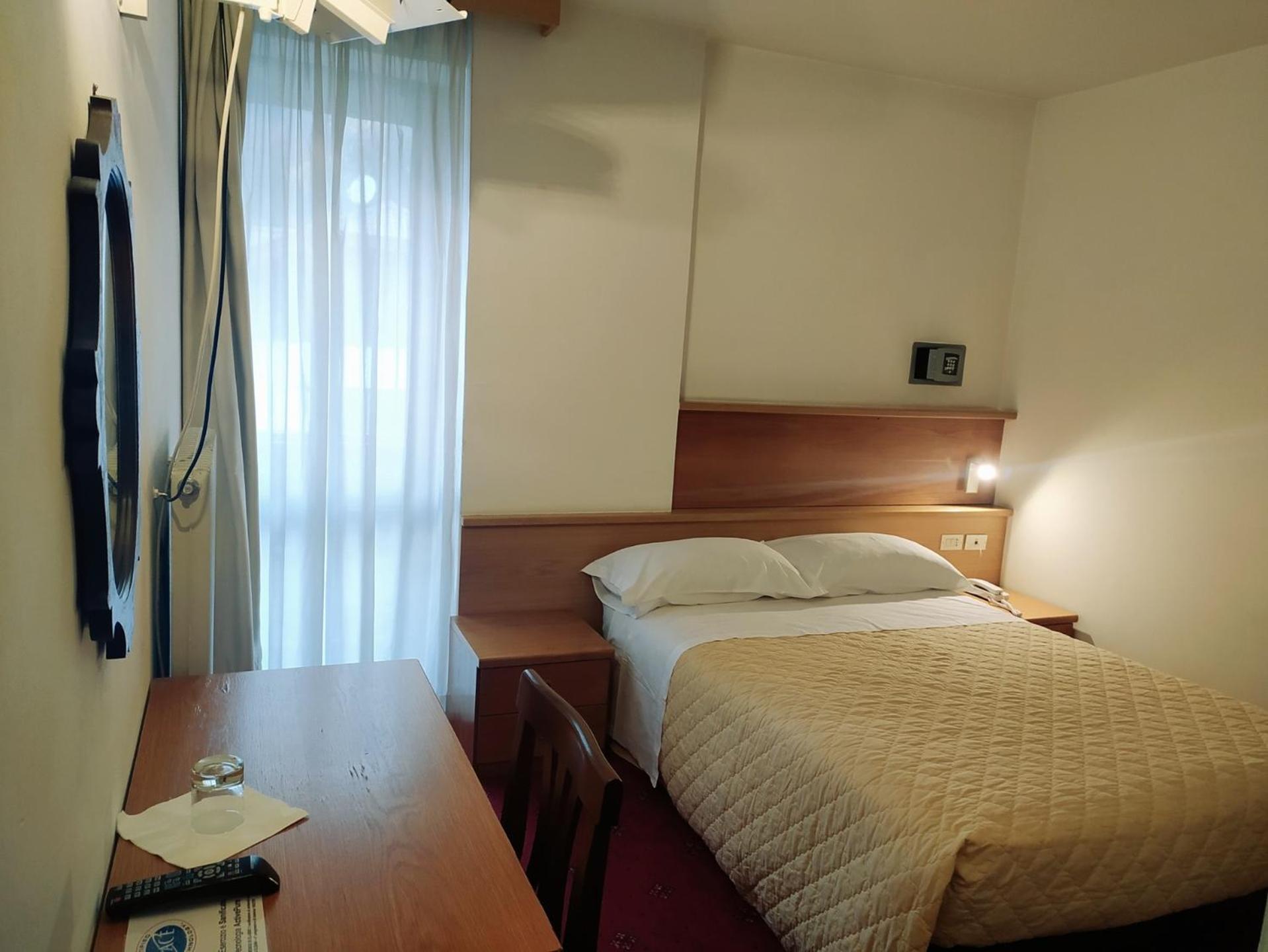 Single Room photo 1